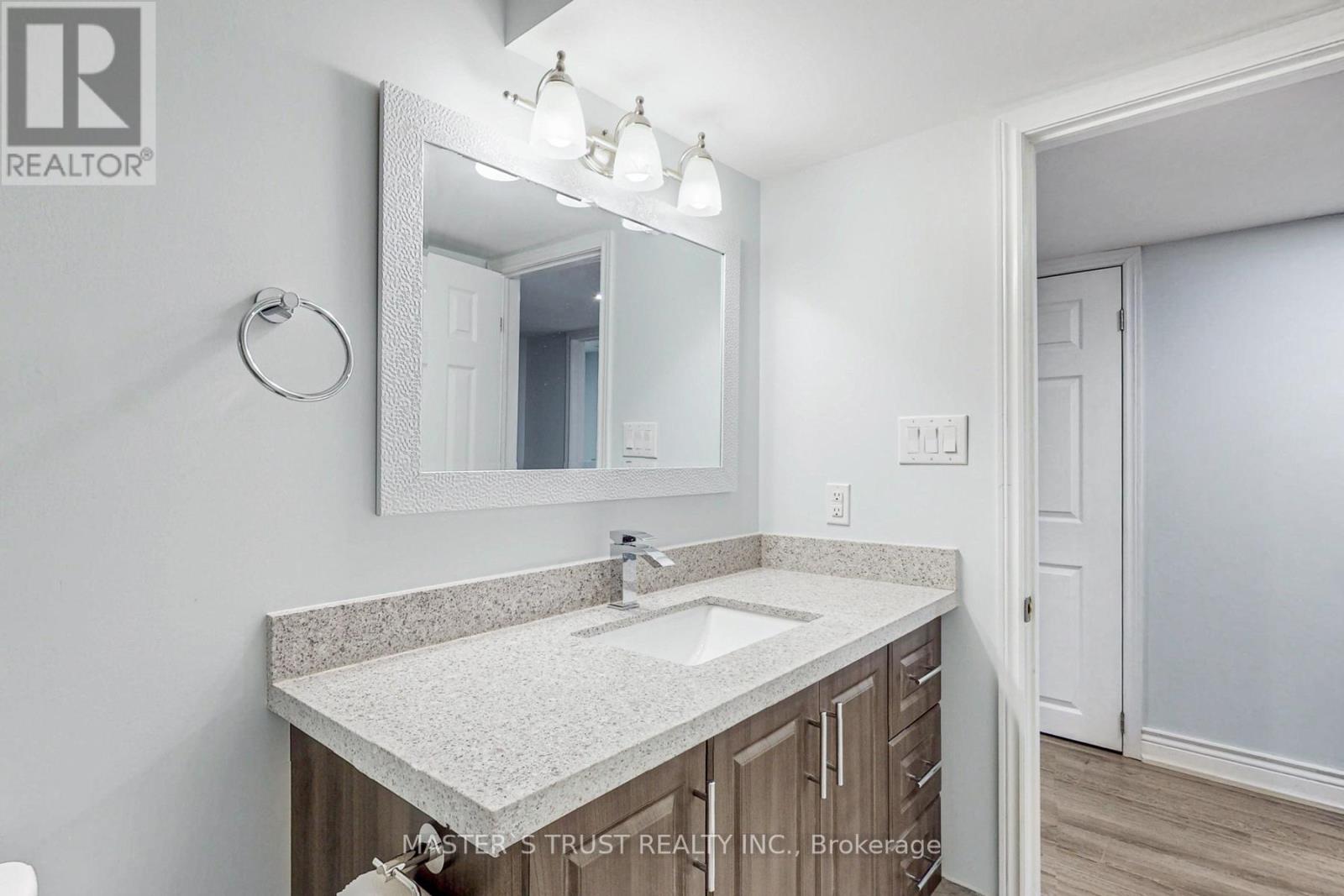 2035 Shady Glen Road, Oakville, Ontario  L6M 3R1 - Photo 40 - W12425317