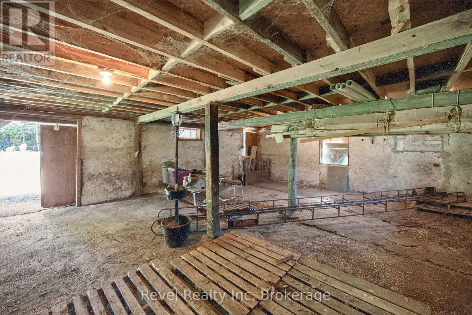 7190 93 Highway, Tiny, Ontario  L0K 2E1 - Photo 34 - S12419857