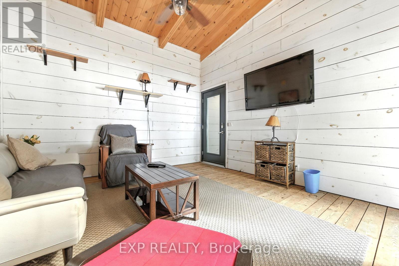 332 Lachlan Lane, Whitewater Region, Ontario  K0J 2L0 - Photo 13 - X12425325