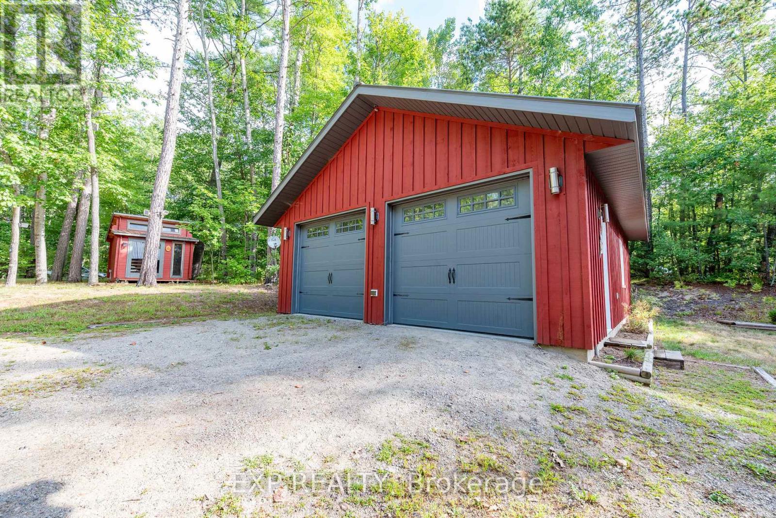 332 Lachlan Lane, Whitewater Region, Ontario  K0J 2L0 - Photo 3 - X12425325