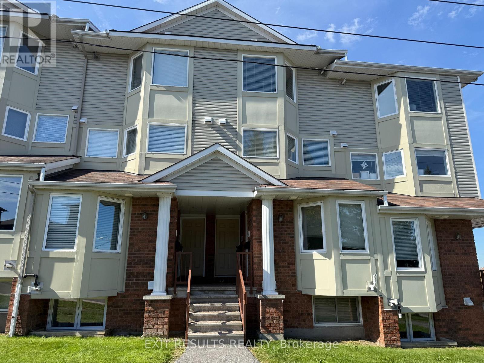 4 - 1400 WILDBERRY COURT, Ottawa, Ontario