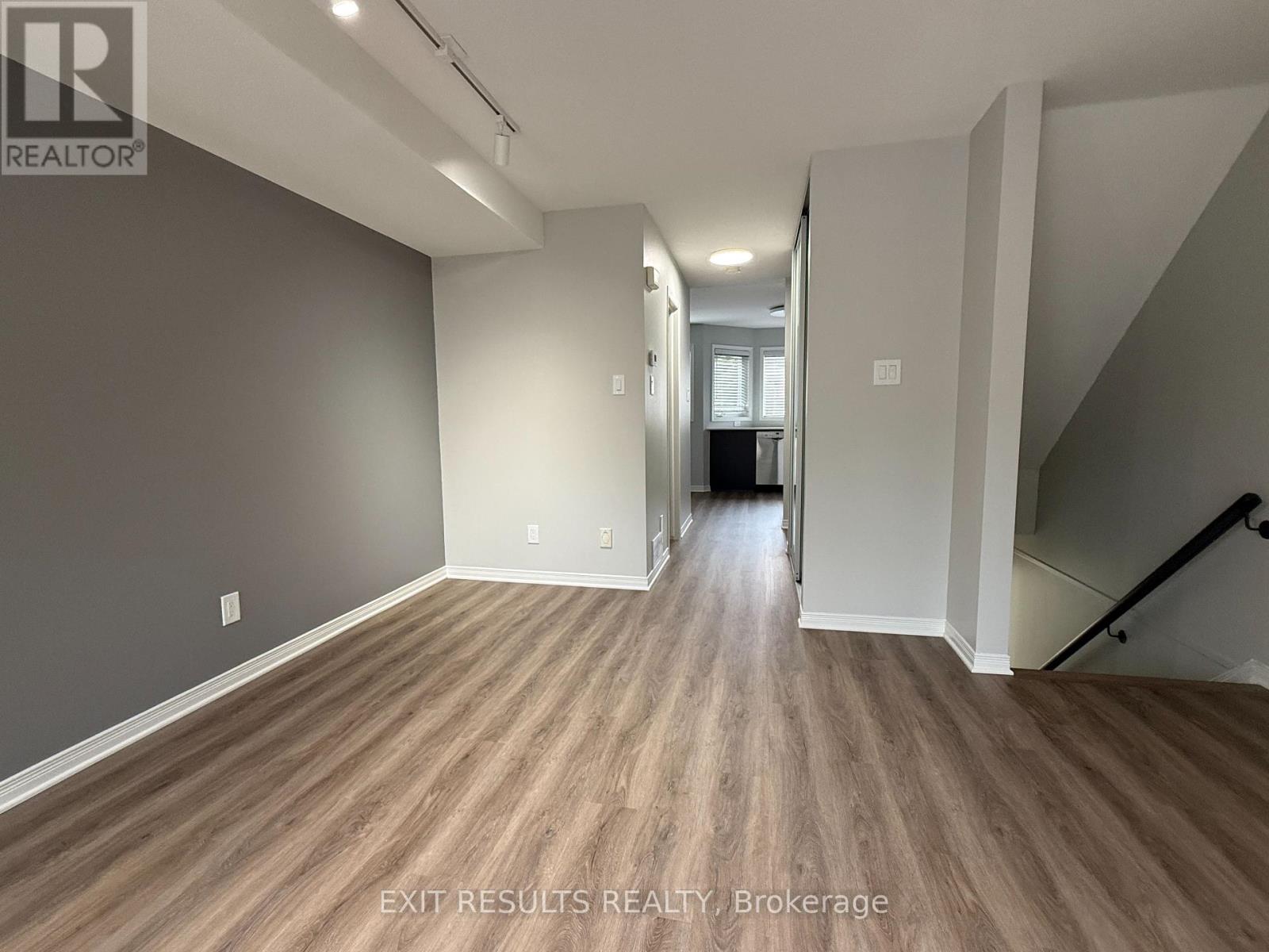 4 - 1400 Wildberry Court, Ottawa, Ontario  K1C 7K6 - Photo 10 - X12425338