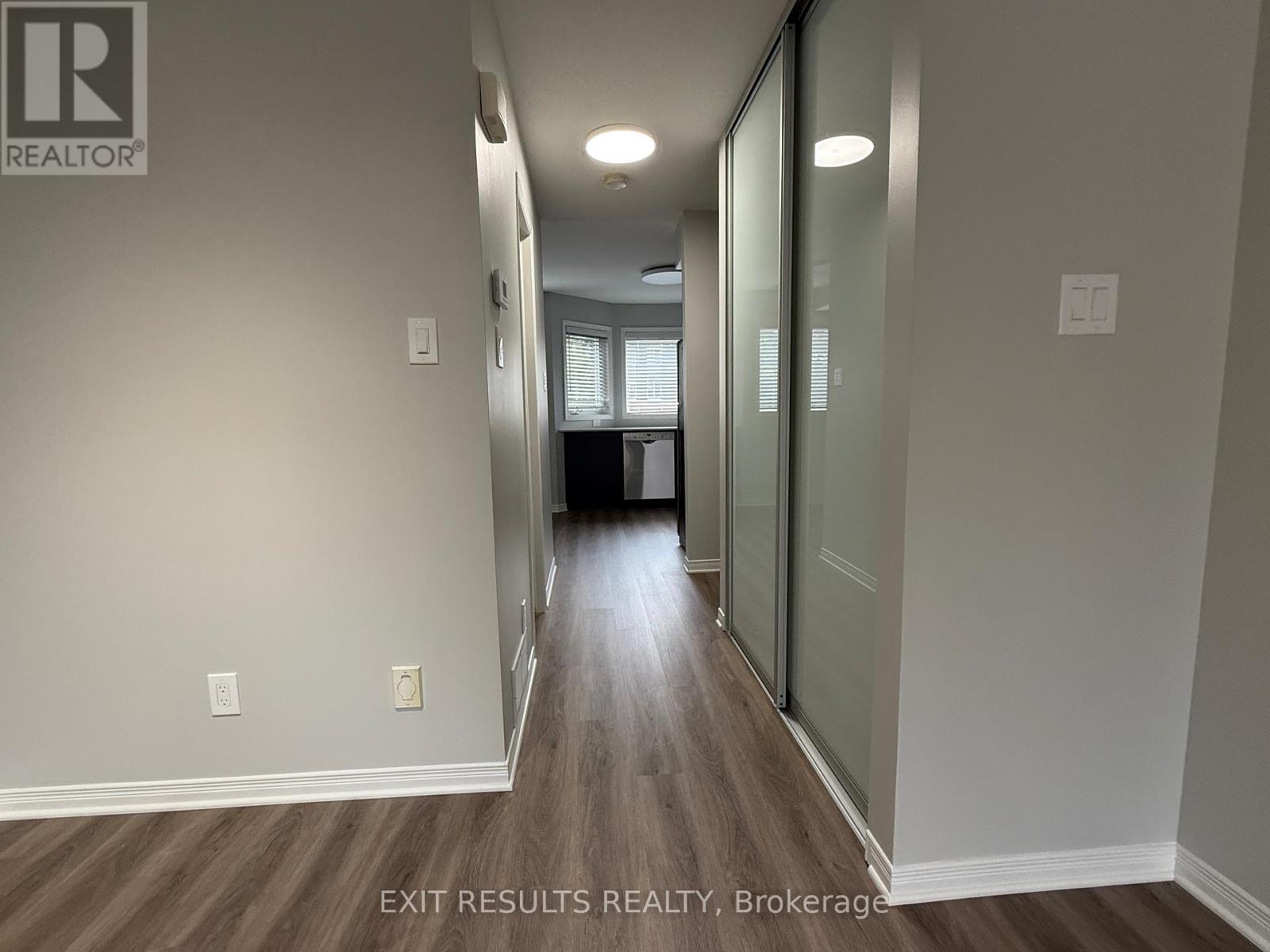 4 - 1400 Wildberry Court, Ottawa, Ontario  K1C 7K6 - Photo 11 - X12425338