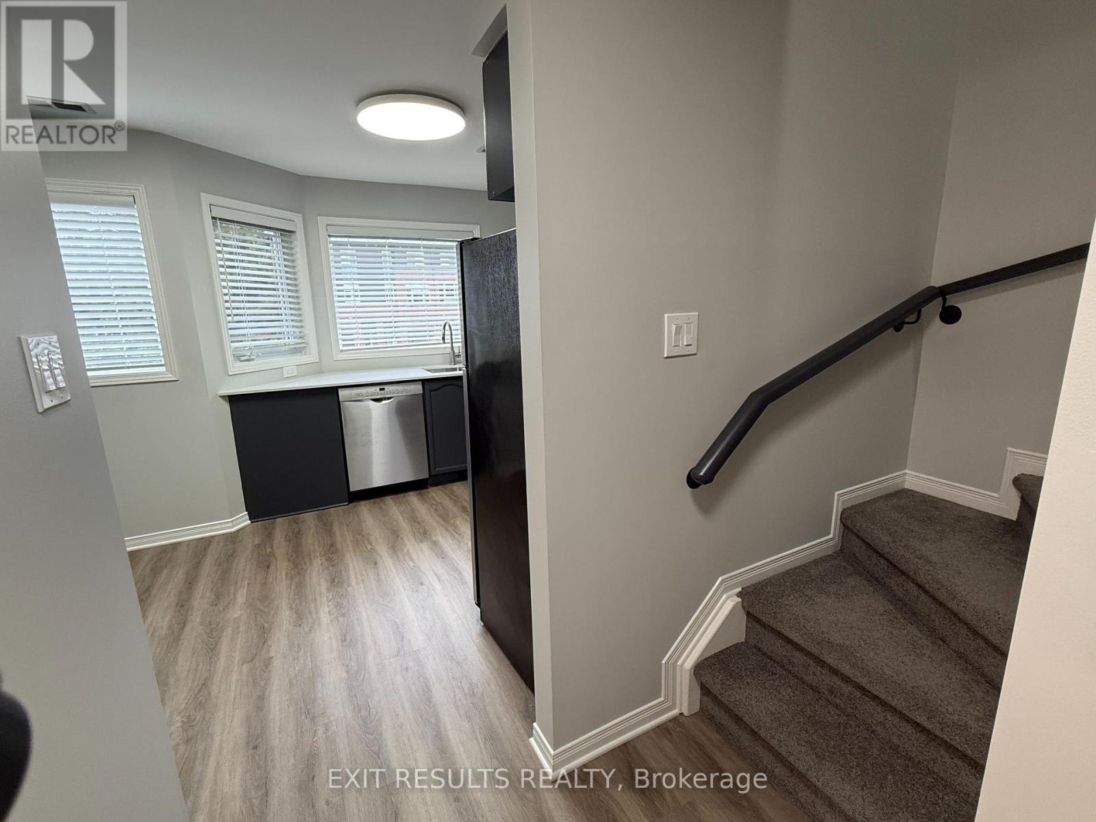 4 - 1400 Wildberry Court, Ottawa, Ontario  K1C 7K6 - Photo 13 - X12425338