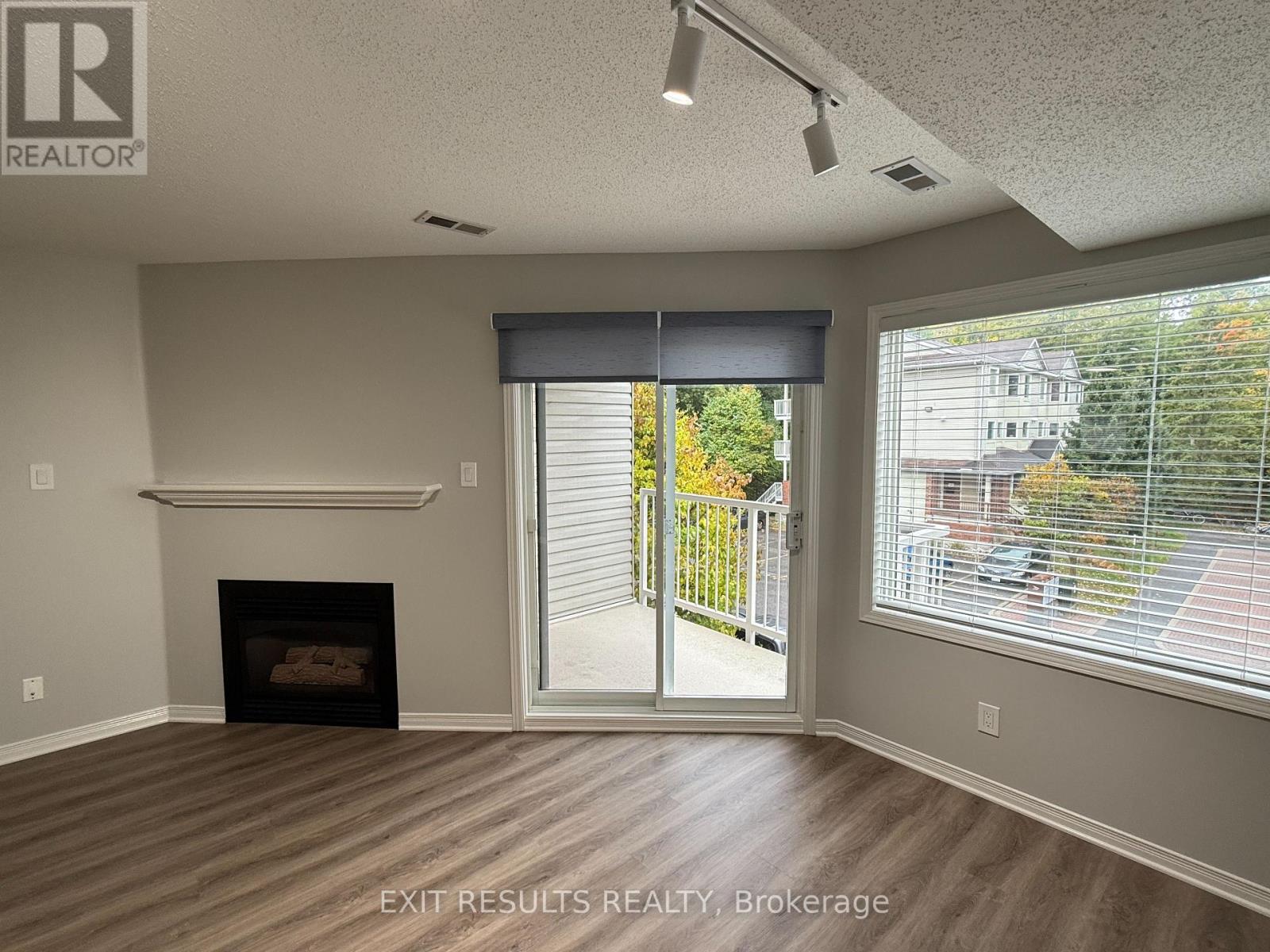 4 - 1400 Wildberry Court, Ottawa, Ontario  K1C 7K6 - Photo 7 - X12425338