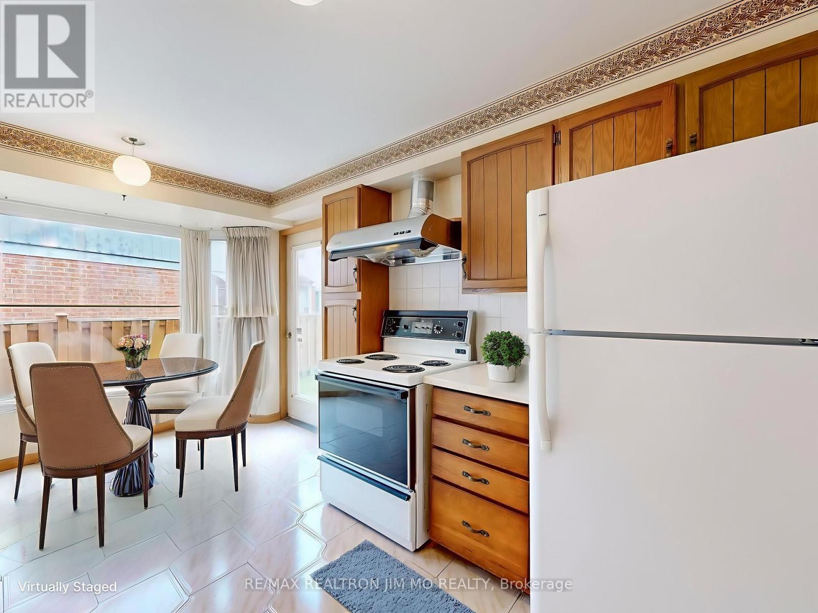 90 Belinda Square, Toronto, Ontario  M1W 3M2 - Photo 7 - E12425331