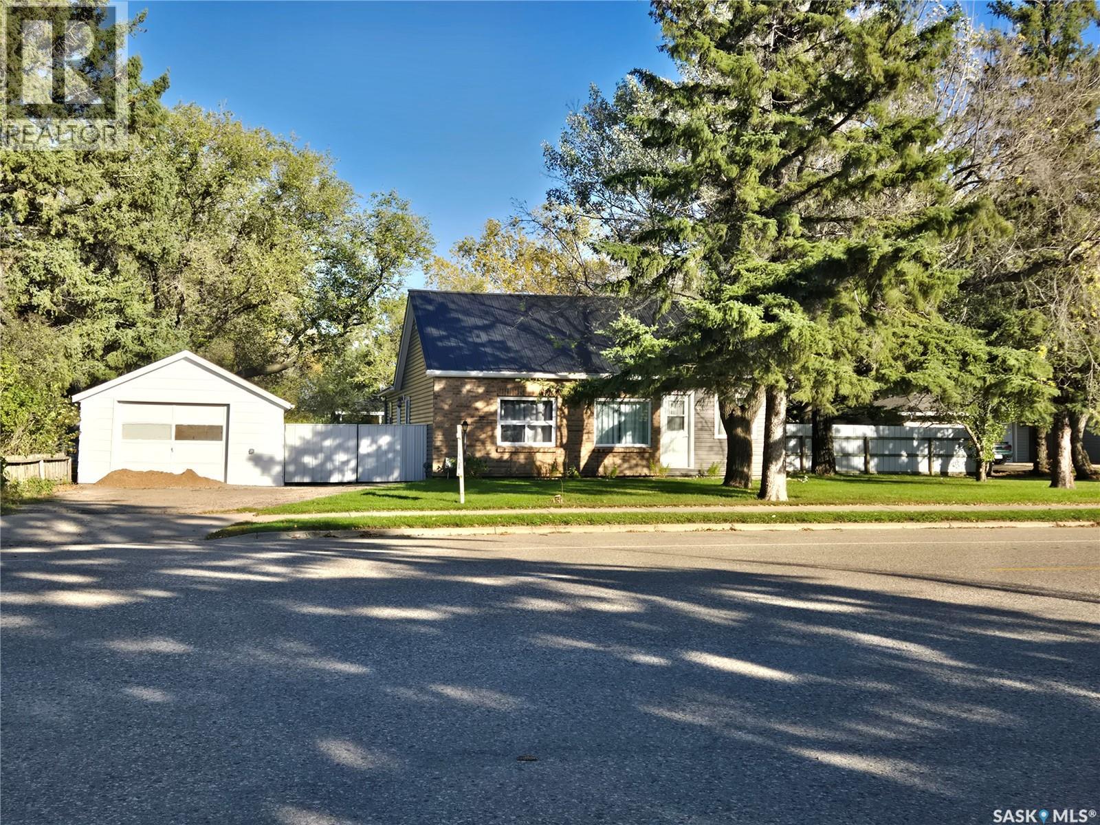 315 Government Road, Stoughton, Saskatchewan  S0G 4T0 - Photo 1 - SK019279