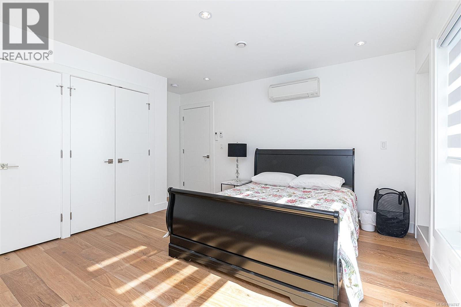 2555 Sinclair Rd, Saanich, British Columbia  V8N 1B7 - Photo 21 - 1014747