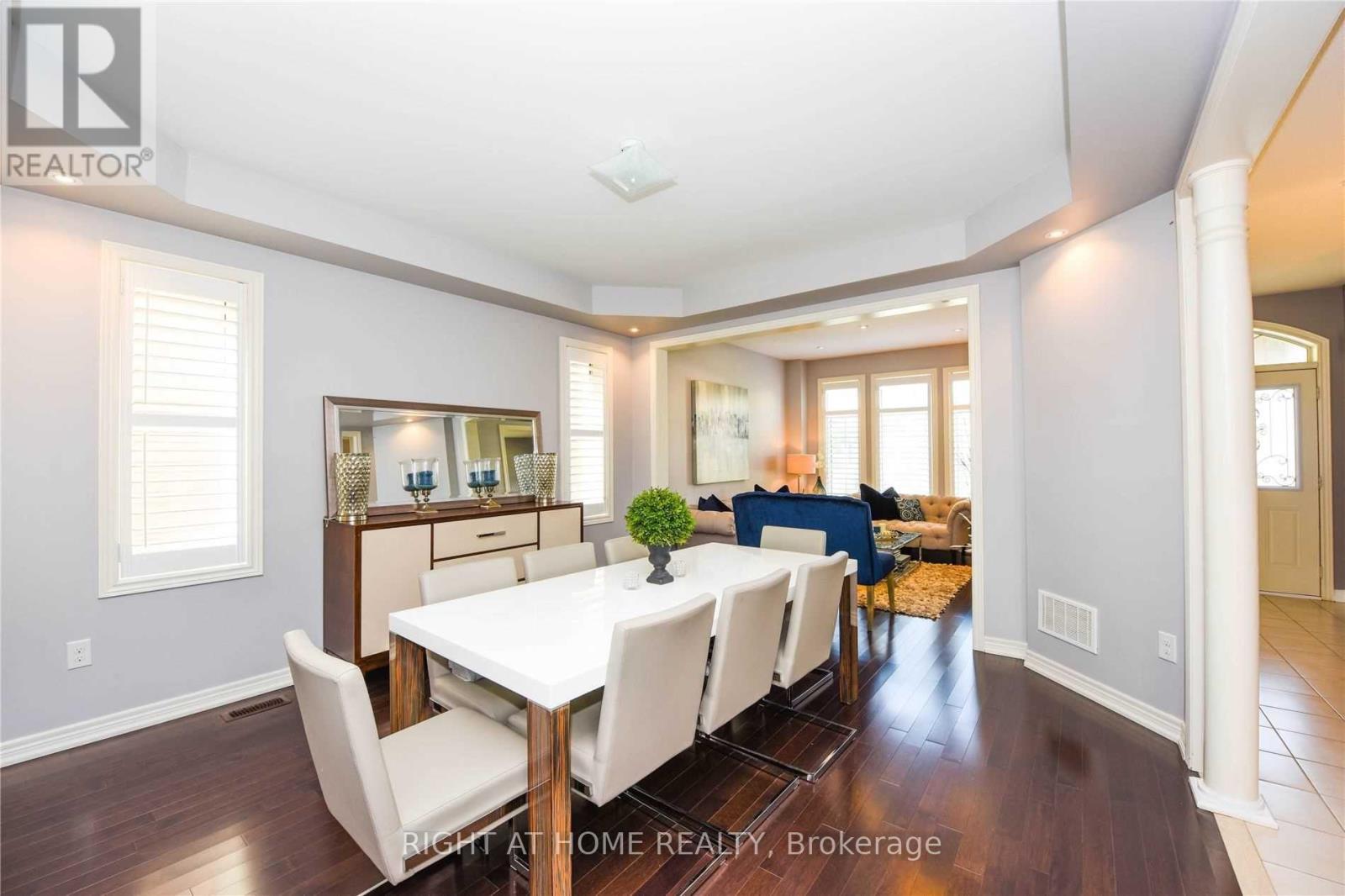 3152 Larry Crescent, Oakville, Ontario  L6M 0T1 - Photo 5 - W12425329