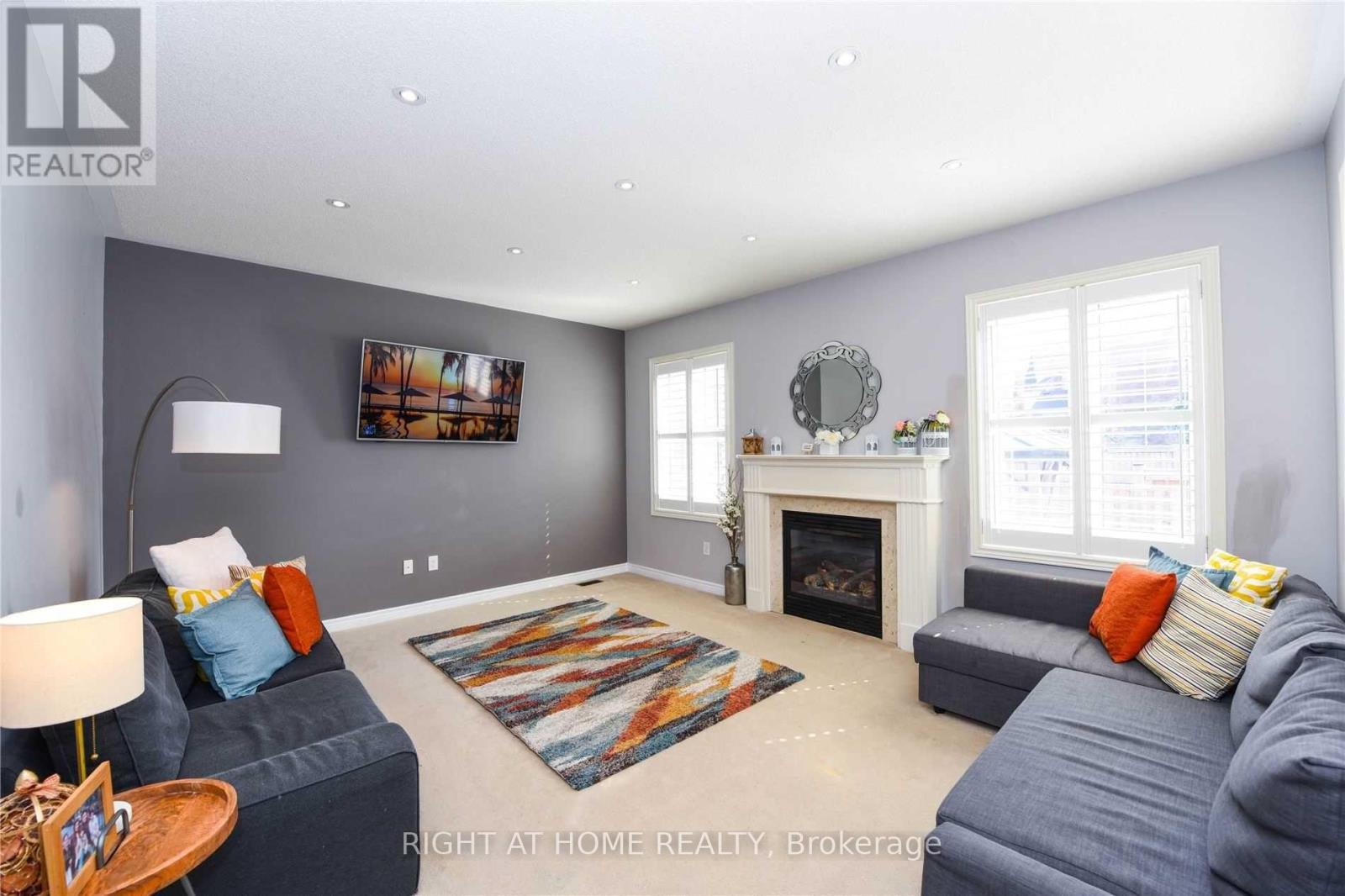 3152 Larry Crescent, Oakville, Ontario  L6M 0T1 - Photo 6 - W12425329