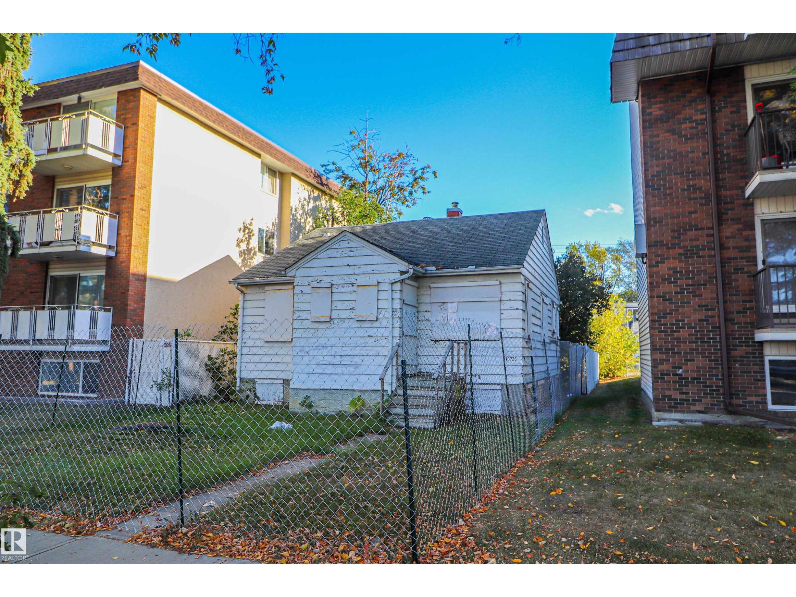 10723 81 Av Nw Nw, Edmonton, Alberta  T6E 1Y2 - Photo 2 - E4459356