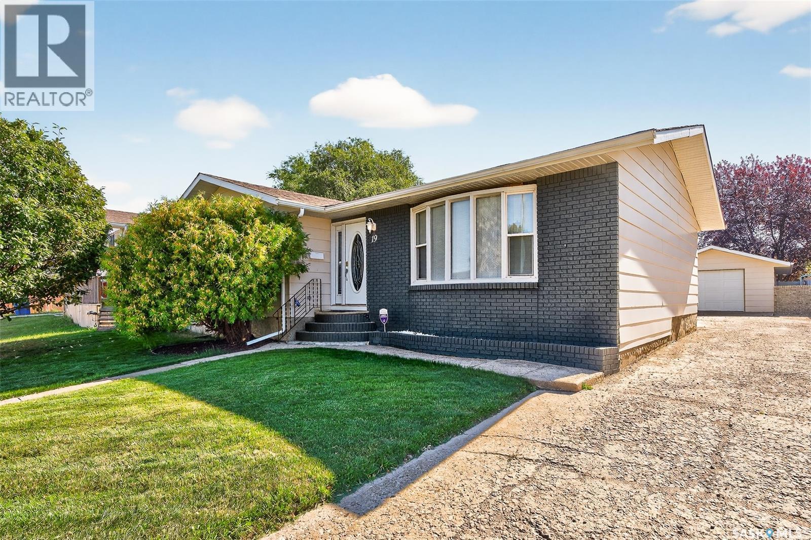 19 Buttercup CRESCENT NW, Moose Jaw, Saskatchewan