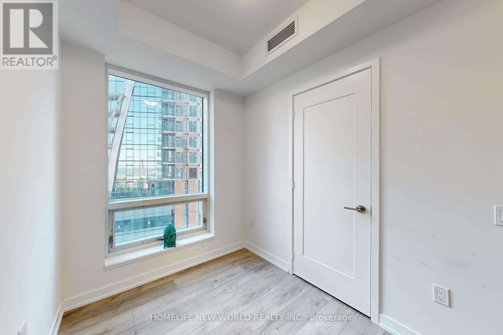 1504 - 28 Freeland Street, Toronto, Ontario  M5E 0E3 - Photo 9 - C12425277