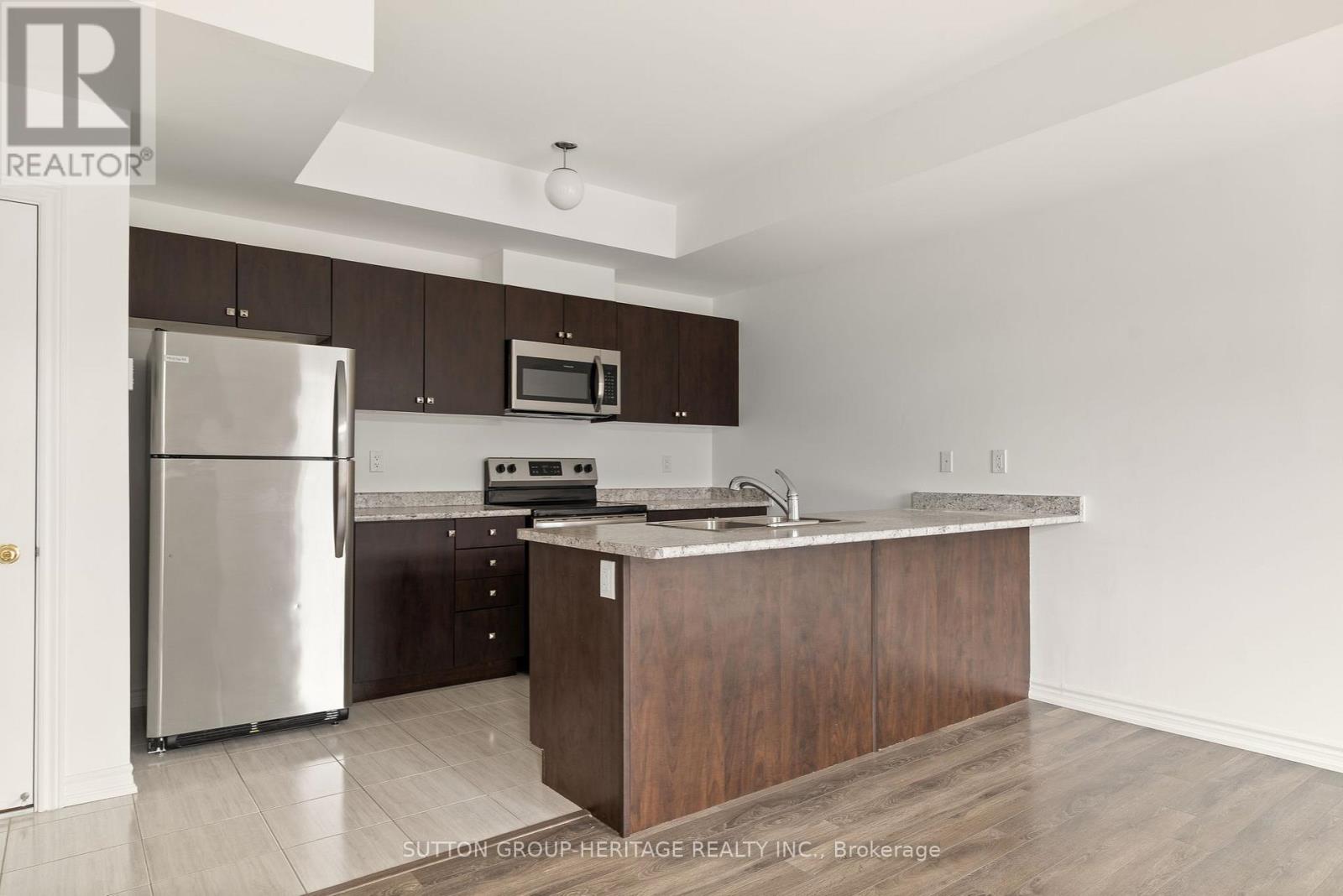 2598 William Jackson Drive, Pickering, Ontario  L1X 0E4 - Photo 6 - E12424892