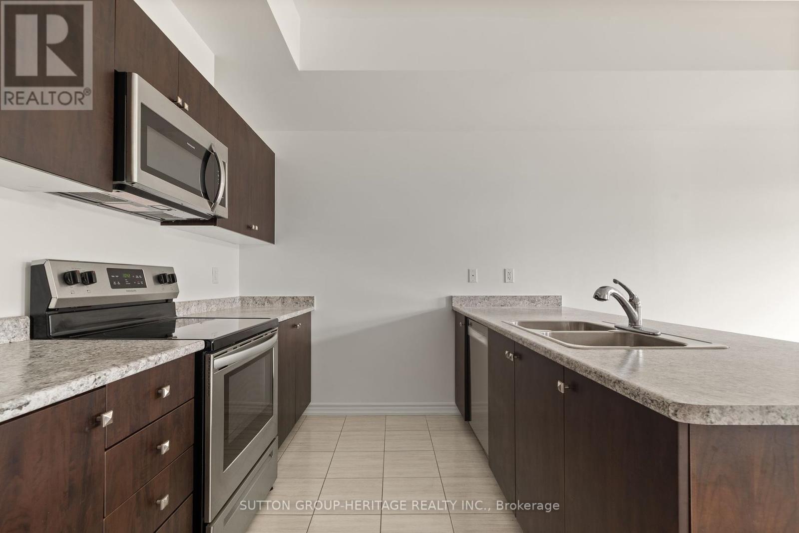 2598 William Jackson Drive, Pickering, Ontario  L1X 0E4 - Photo 7 - E12424892