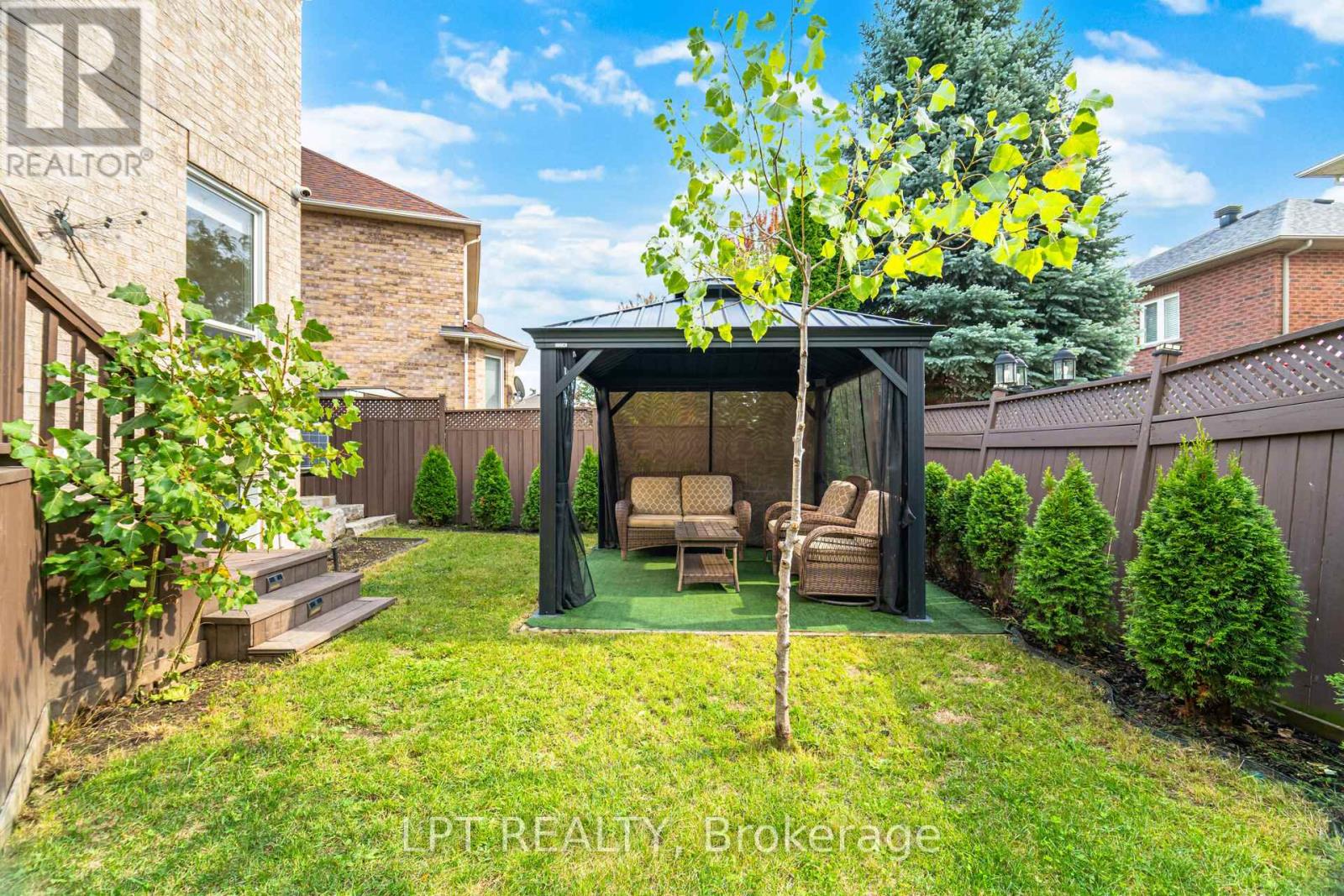 2270 Dunforest Crescent, Oakville, Ontario  L6M 4X3 - Photo 28 - W12425279