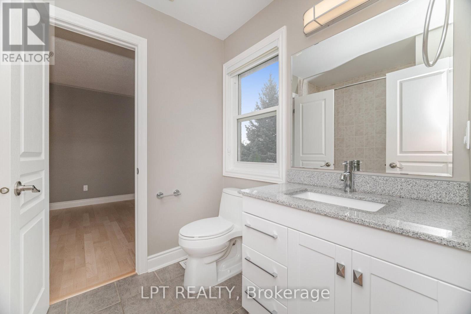 2270 Dunforest Crescent, Oakville, Ontario  L6M 4X3 - Photo 17 - W12425279
