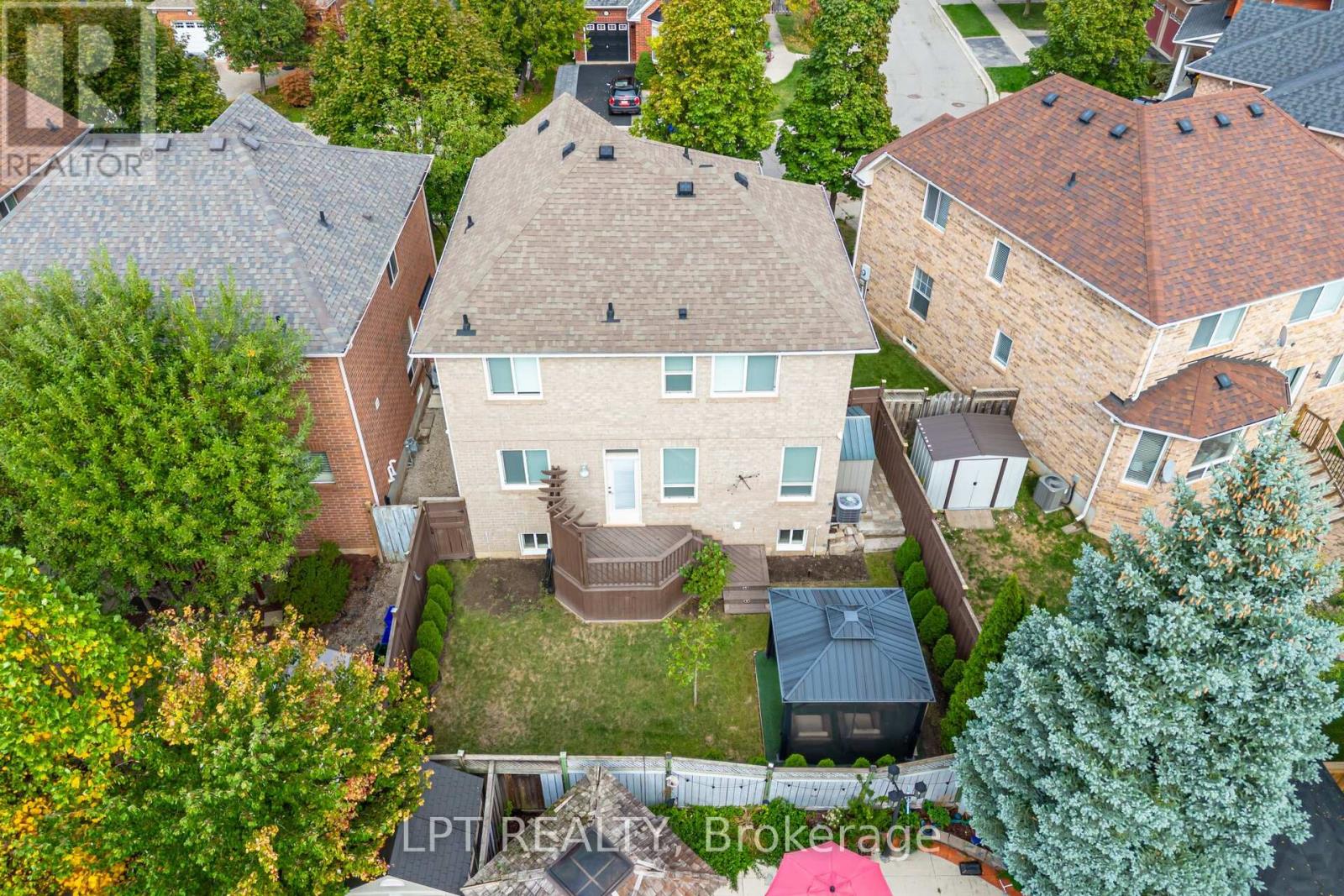2270 Dunforest Crescent, Oakville, Ontario  L6M 4X3 - Photo 32 - W12425279