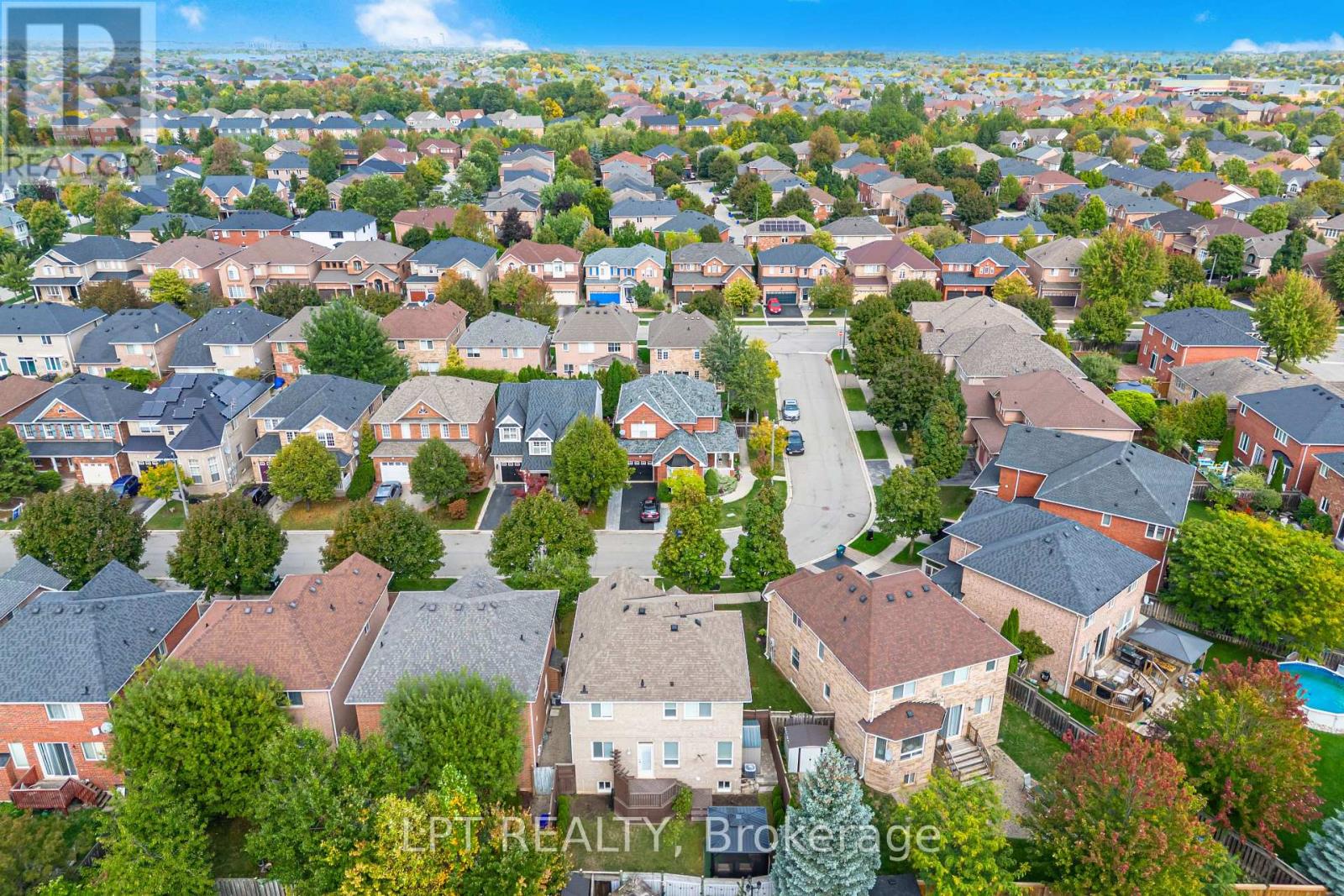 2270 Dunforest Crescent, Oakville, Ontario  L6M 4X3 - Photo 33 - W12425279