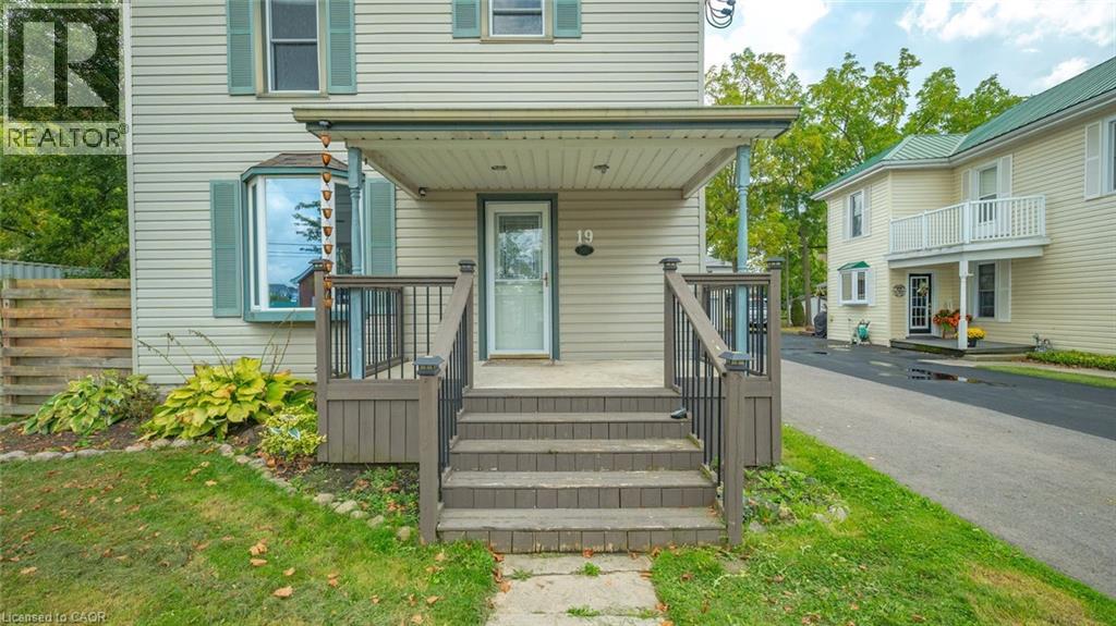 19 Alma Street S, Hagersville, Ontario  N0A 1H0 - Photo 3 - 40771946