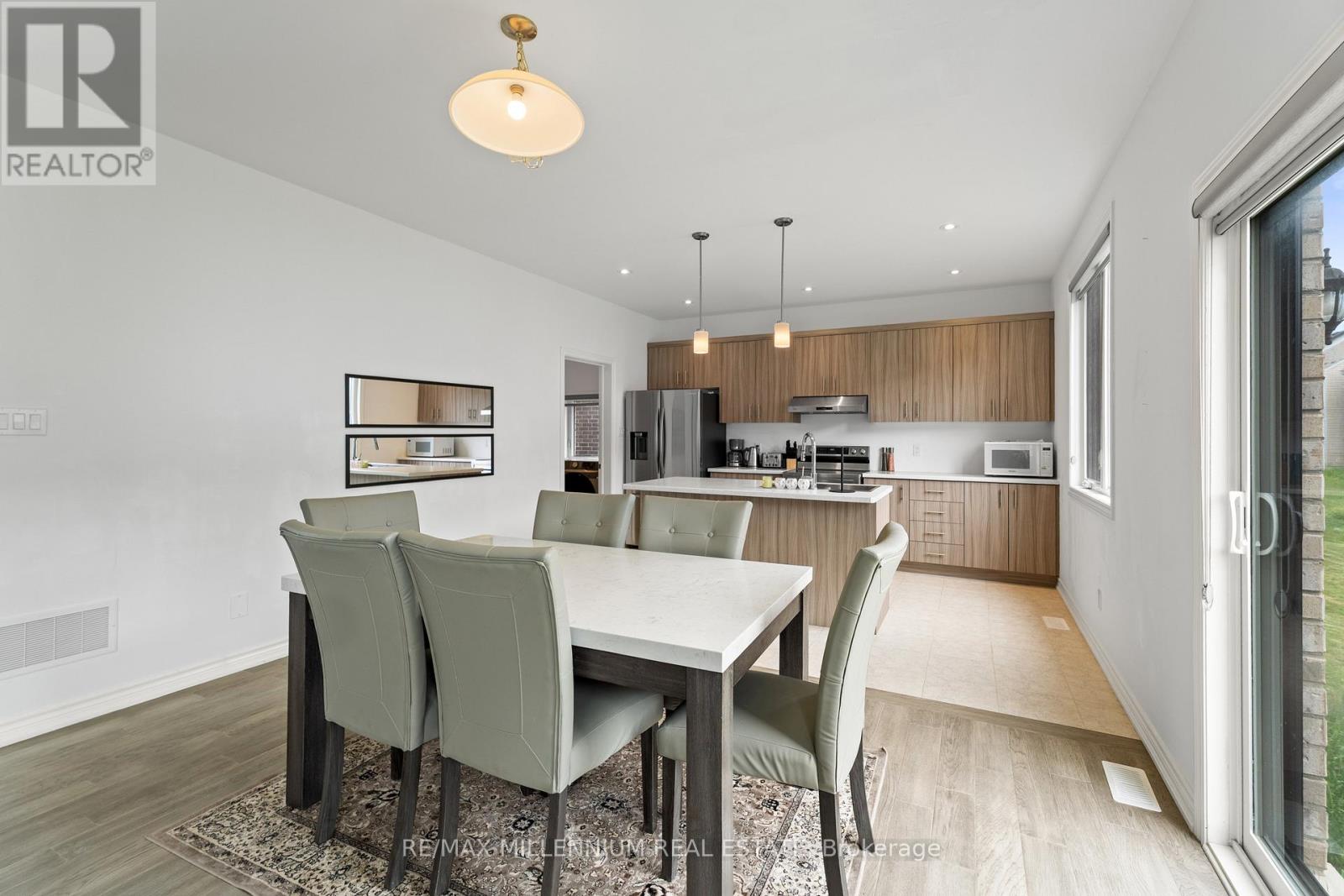 113 Sebastian Street, Blue Mountains, Ontario  N0H 1J0 - Photo 21 - X12229265