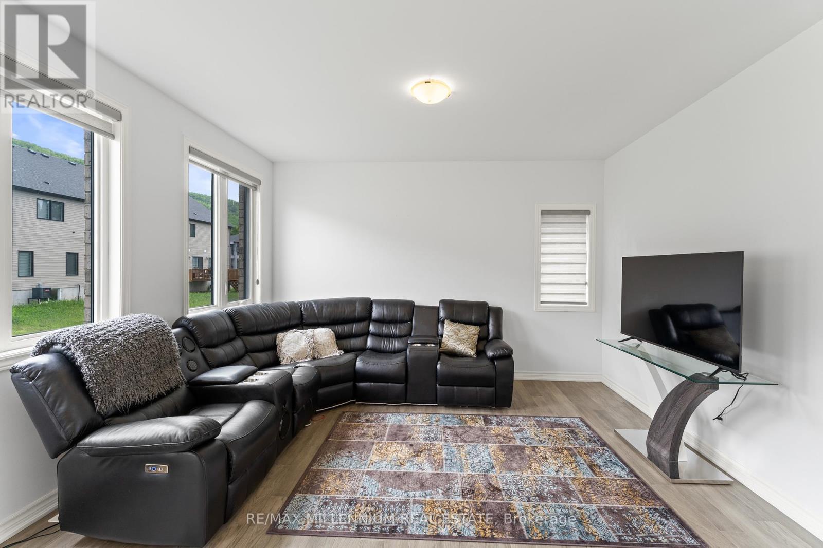113 Sebastian Street, Blue Mountains, Ontario  N0H 1J0 - Photo 20 - X12229265