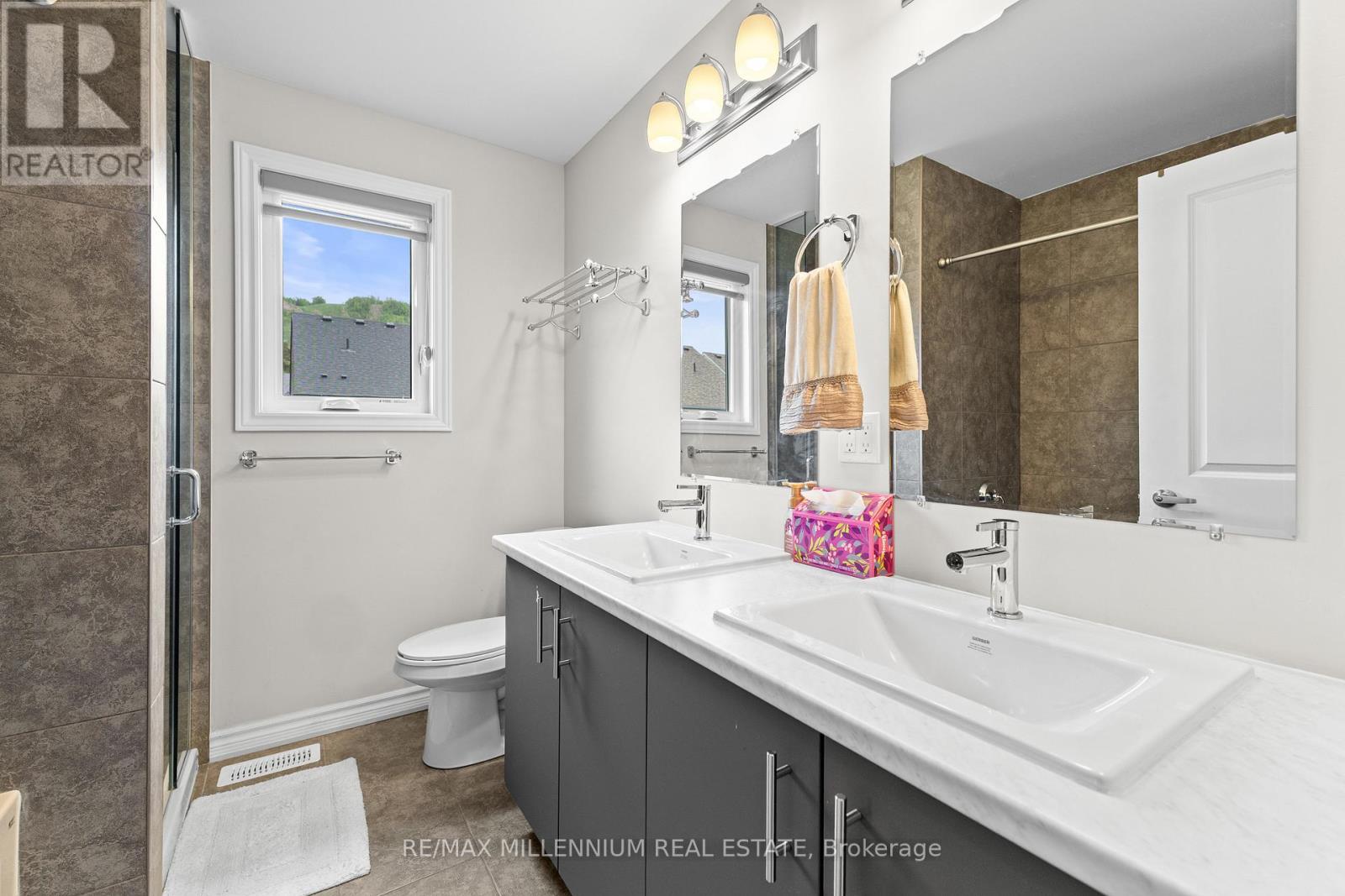 113 Sebastian Street, Blue Mountains, Ontario  N0H 1J0 - Photo 33 - X12229265