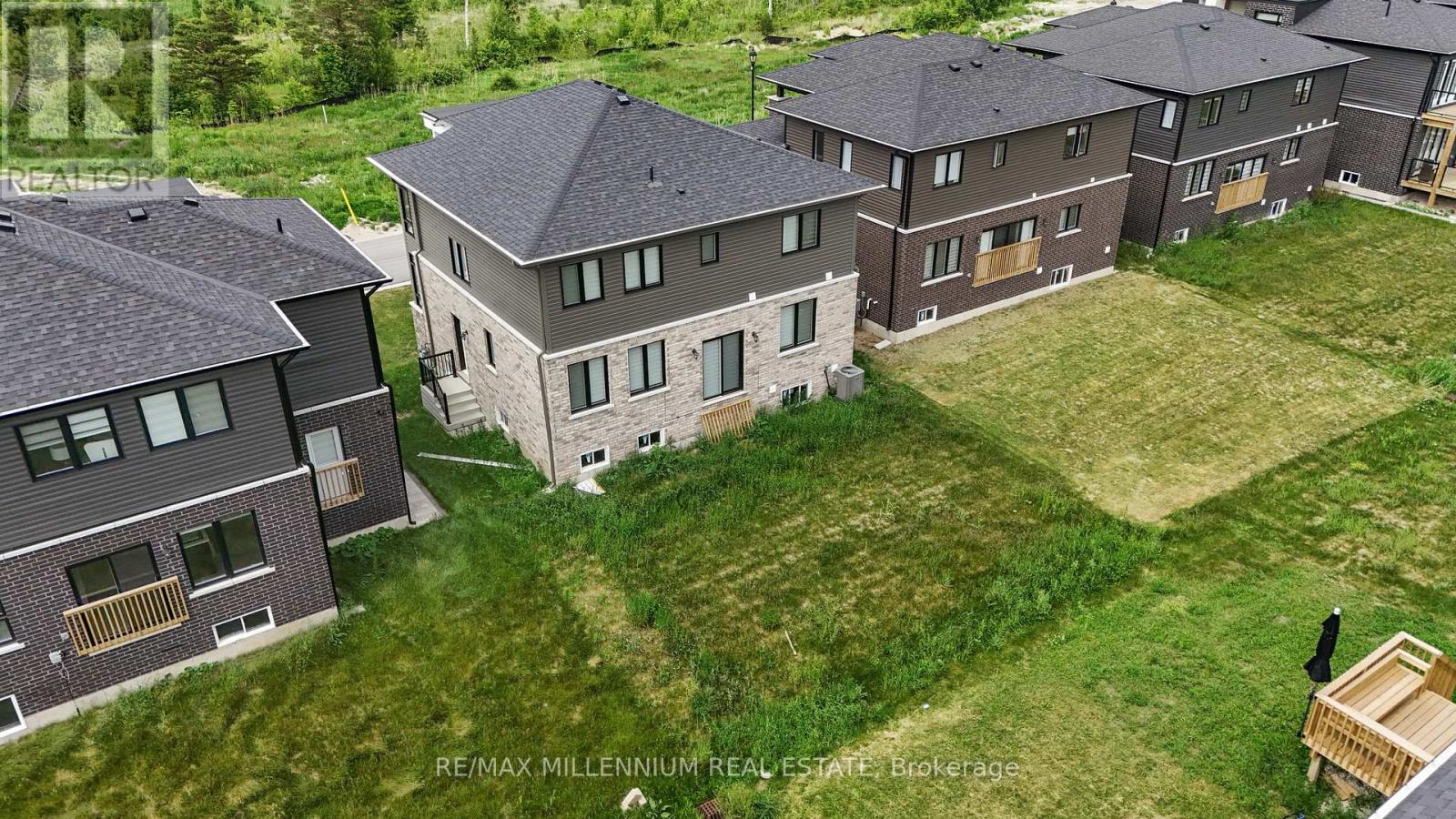 113 Sebastian Street, Blue Mountains, Ontario  N0H 1J0 - Photo 49 - X12229265