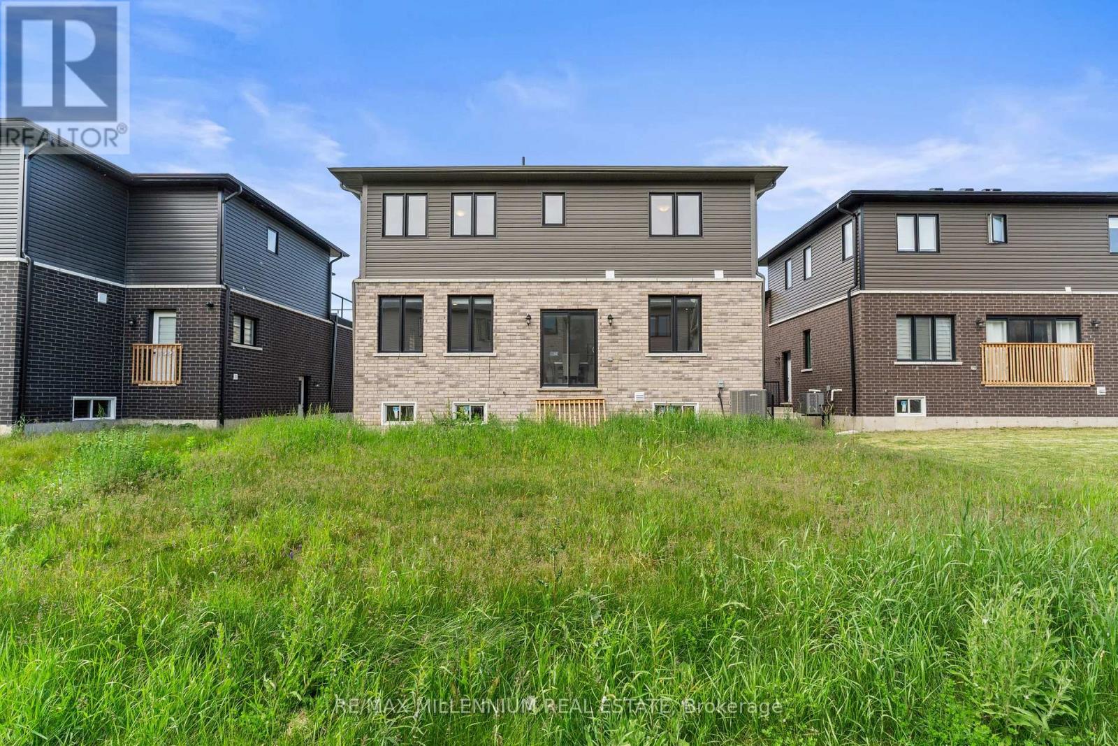113 Sebastian Street, Blue Mountains, Ontario  N0H 1J0 - Photo 45 - X12229265