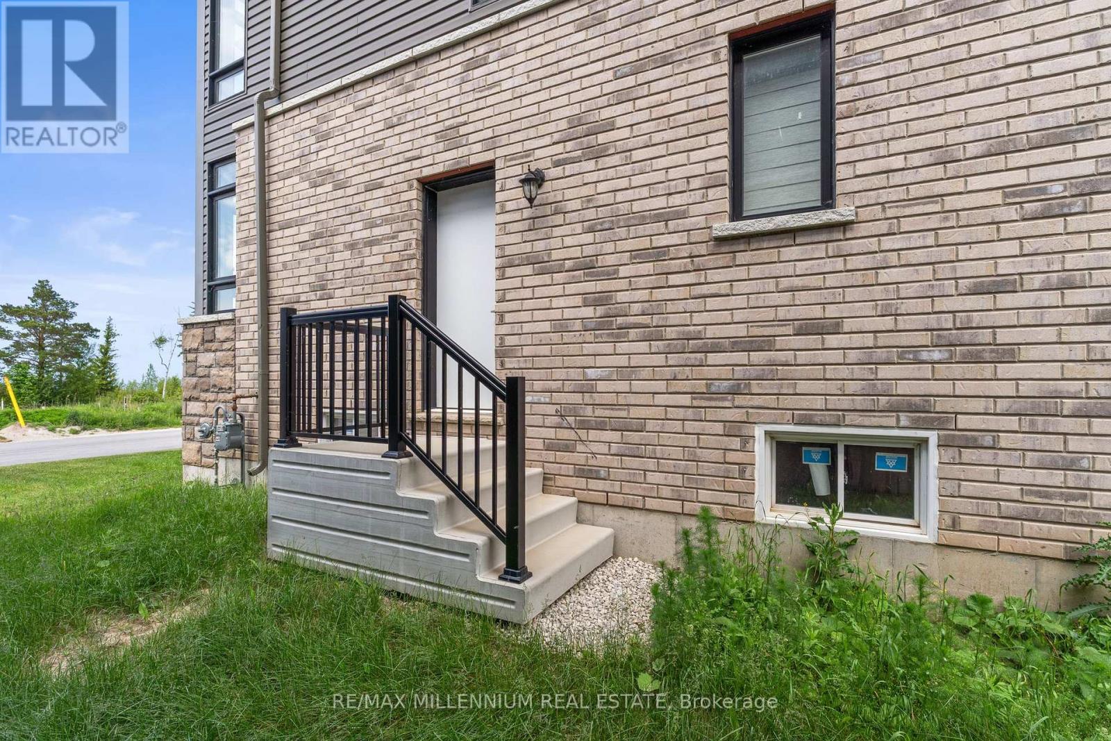 113 Sebastian Street, Blue Mountains, Ontario  N0H 1J0 - Photo 44 - X12229265