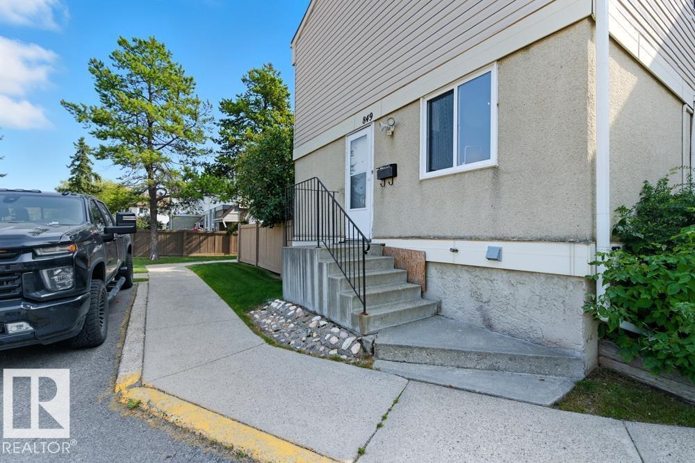 849 Erin Pl Nw, Edmonton, Alberta  T5T 1M6 - Photo 1 - E4459364