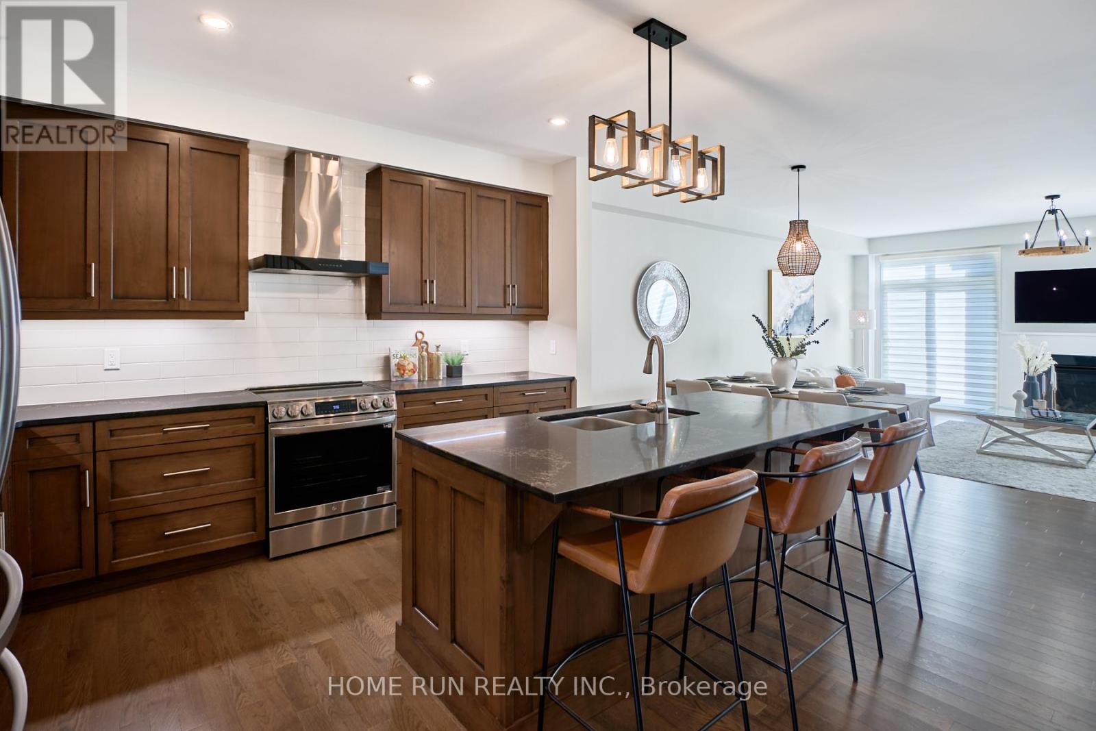 82 Michael Stoqua Street, Ottawa, Ontario  K1K 5A2 - Photo 11 - X12425358