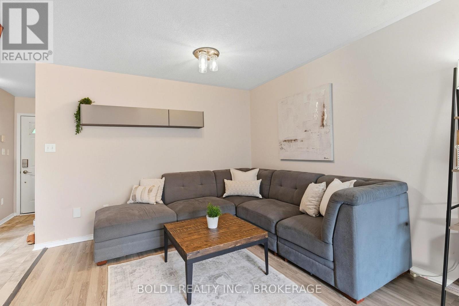 10 Jordan Court, St. Catharines, Ontario  L2N 7R3 - Photo 10 - X12425392