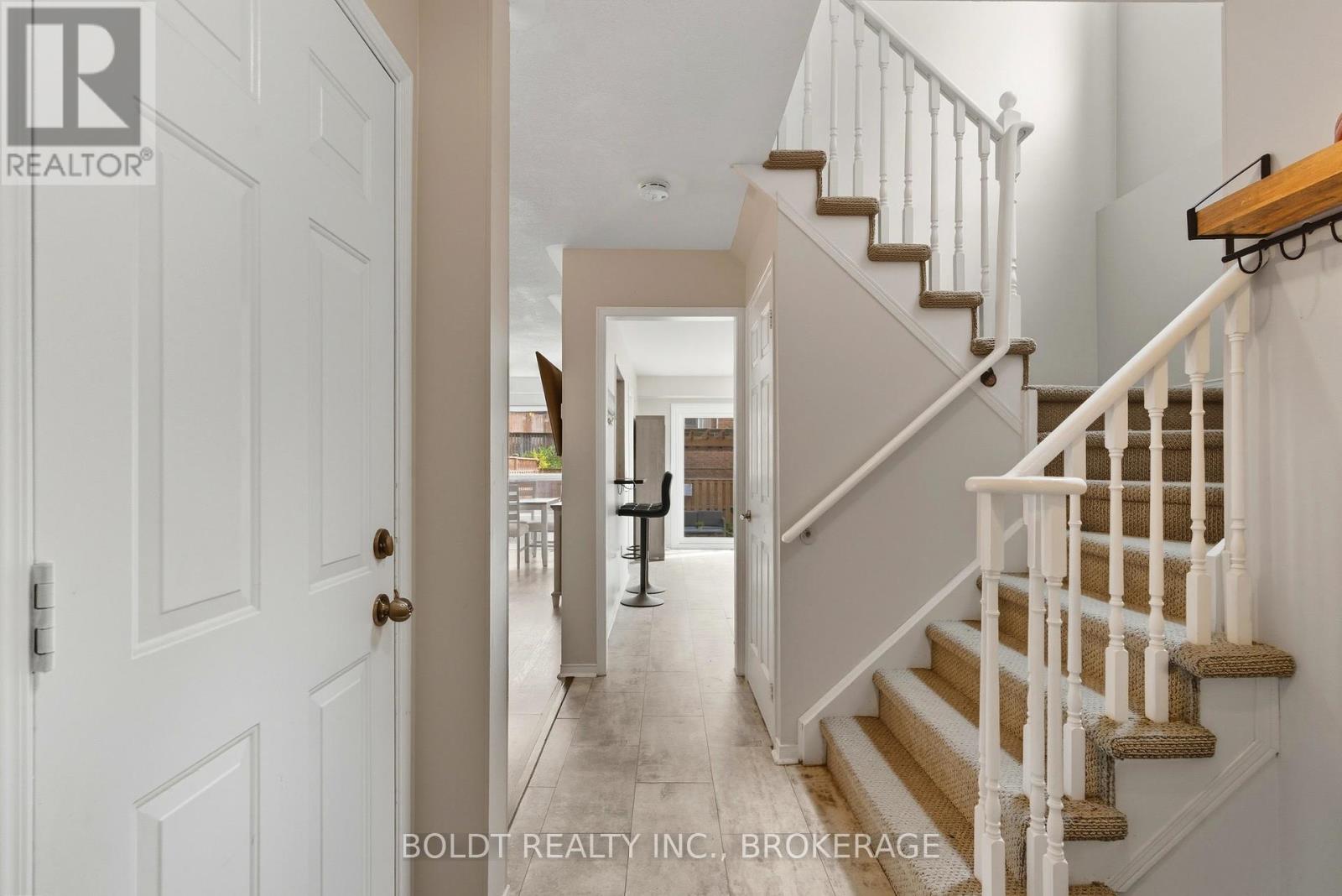 10 Jordan Court, St. Catharines, Ontario  L2N 7R3 - Photo 4 - X12425392