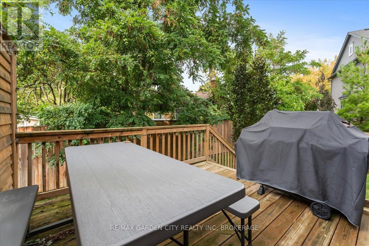 7 Aspen Common, St. Catharines, Ontario  L2S 2B3 - Photo 29 - X12425402