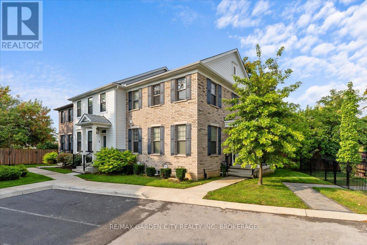7 Aspen Common, St. Catharines, Ontario  L2S 2B3 - Photo 36 - X12425402