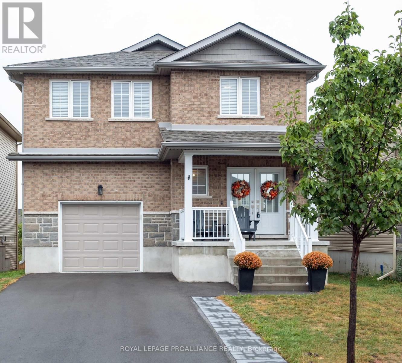 54 Brennan Crescent, Loyalist (Odessa), Ontario  K0H 2H0 - Photo 1 - X12425405