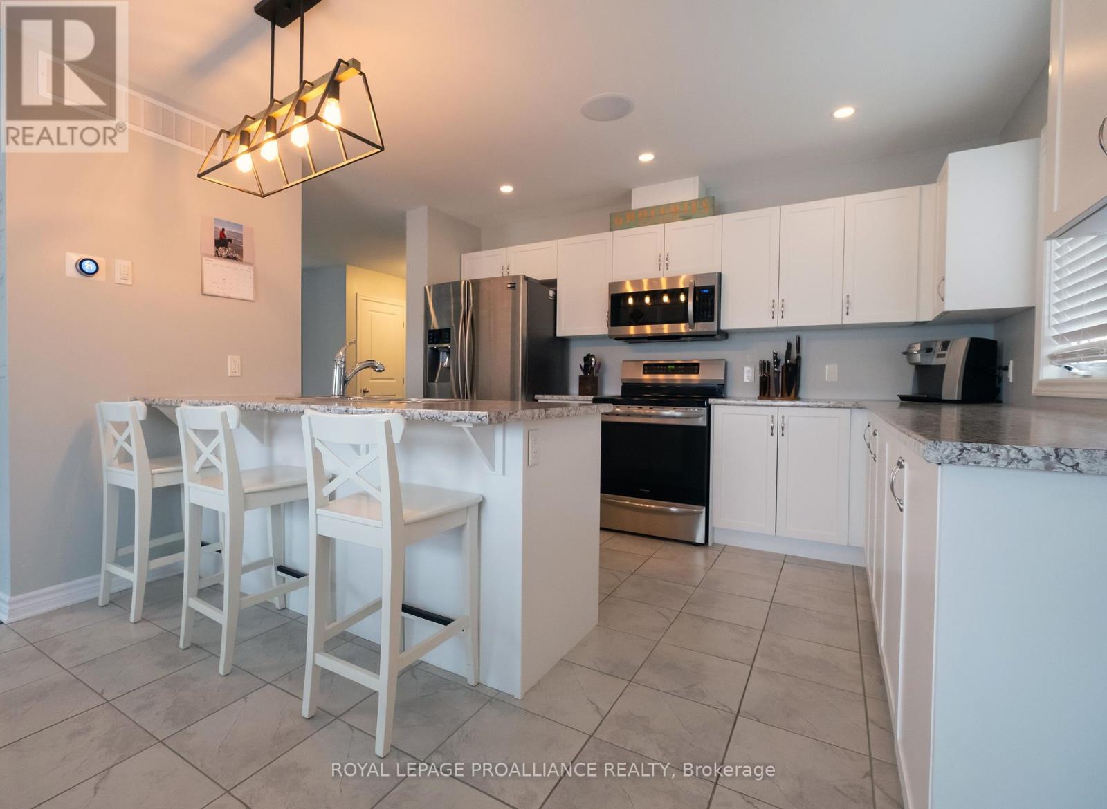 54 Brennan Crescent, Loyalist (Odessa), Ontario  K0H 2H0 - Photo 15 - X12425405