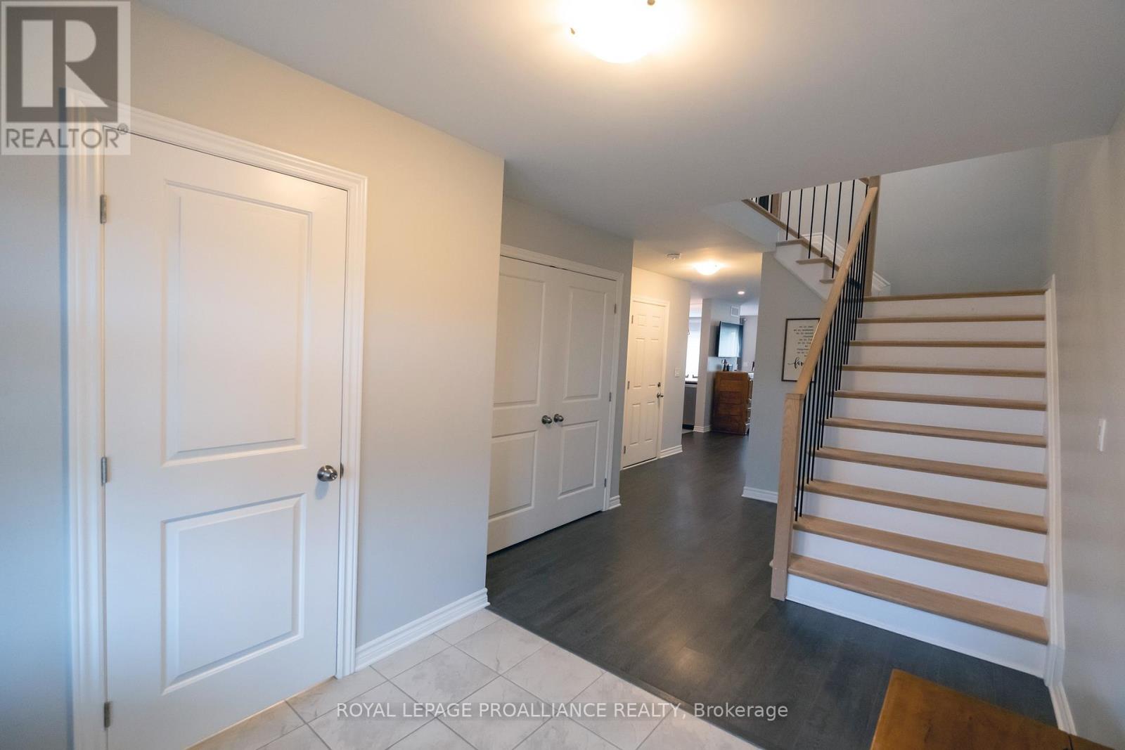 54 Brennan Crescent, Loyalist (Odessa), Ontario  K0H 2H0 - Photo 5 - X12425405