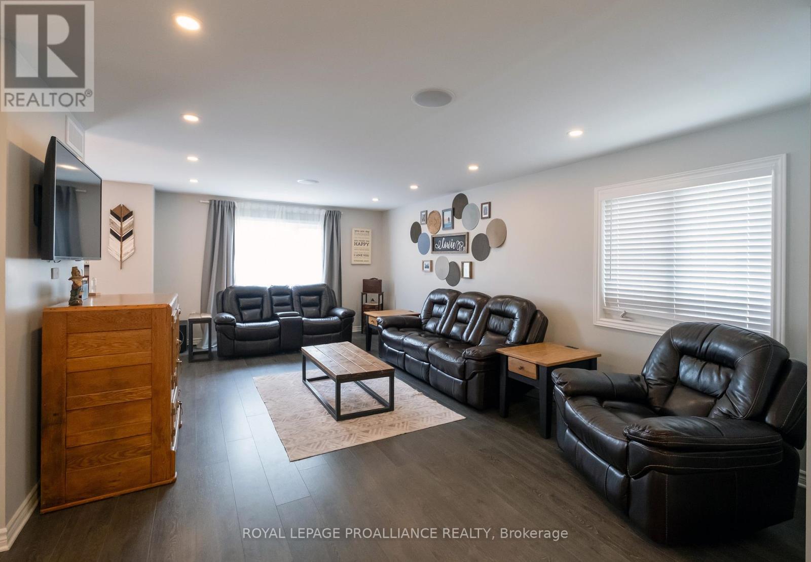 54 Brennan Crescent, Loyalist (Odessa), Ontario  K0H 2H0 - Photo 8 - X12425405