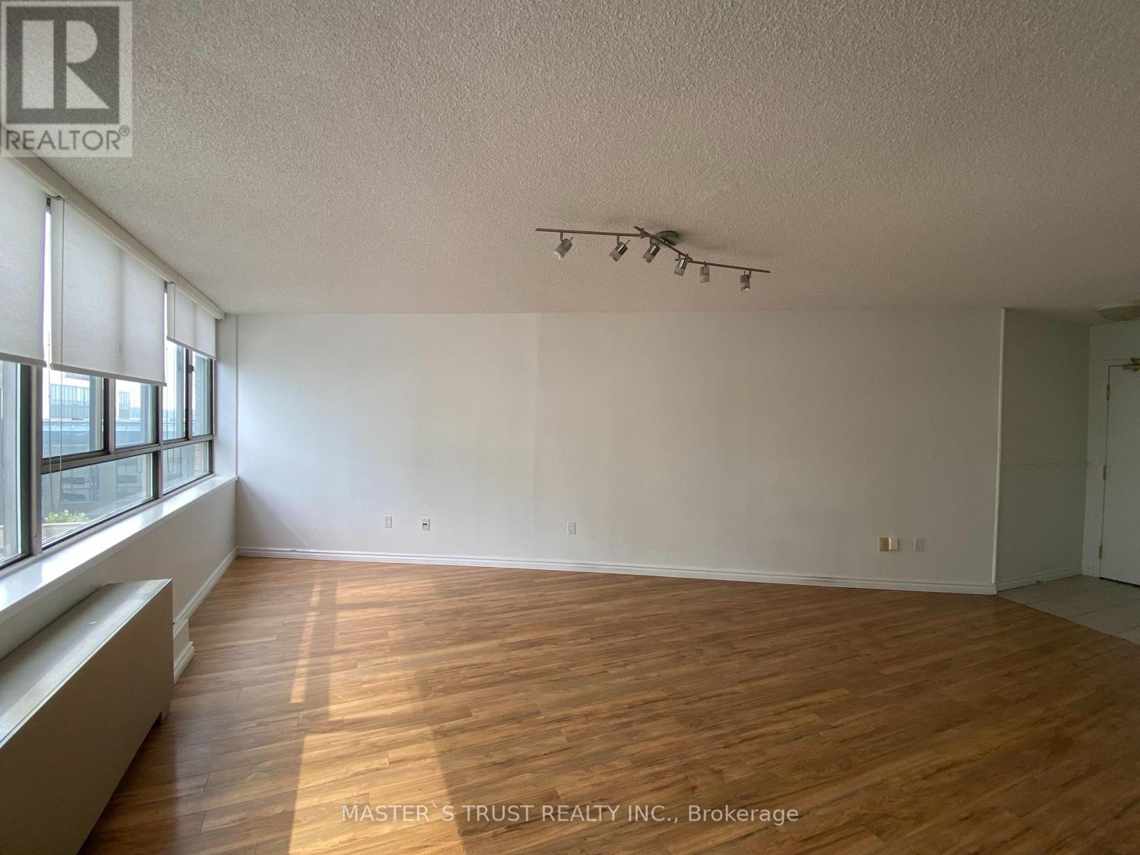 706 - 270 Queens Quay W, Toronto, Ontario  M5J 2N4 - Photo 4 - C12425365