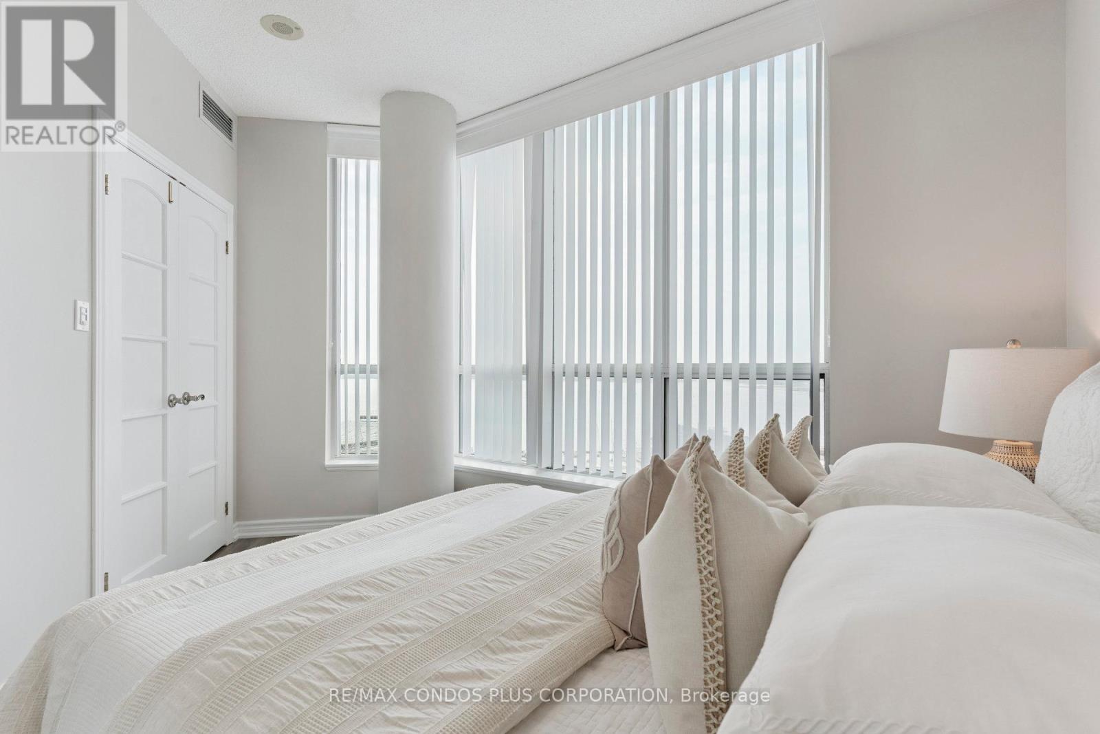 1221 - 230 Queens Quay W, Toronto, Ontario  M5J 2Y7 - Photo 12 - C12425370