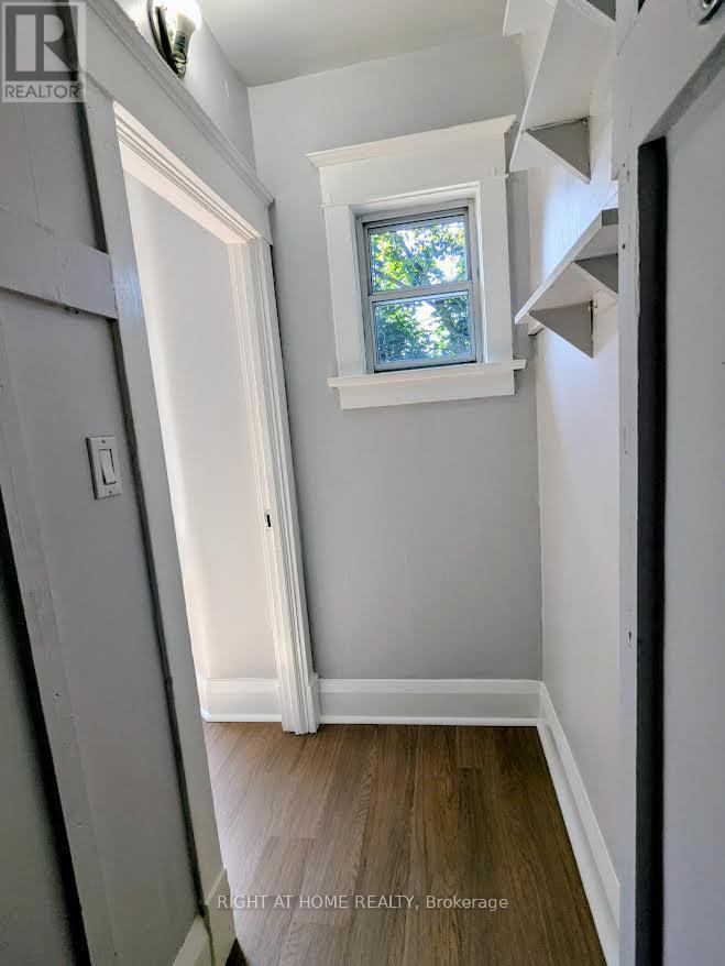 239 Woodbine Avenue, Toronto, Ontario  M4L 3P3 - Photo 11 - E12425351