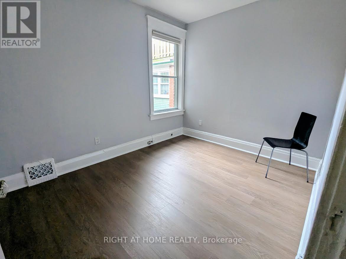 239 Woodbine Avenue, Toronto, Ontario  M4L 3P3 - Photo 12 - E12425351