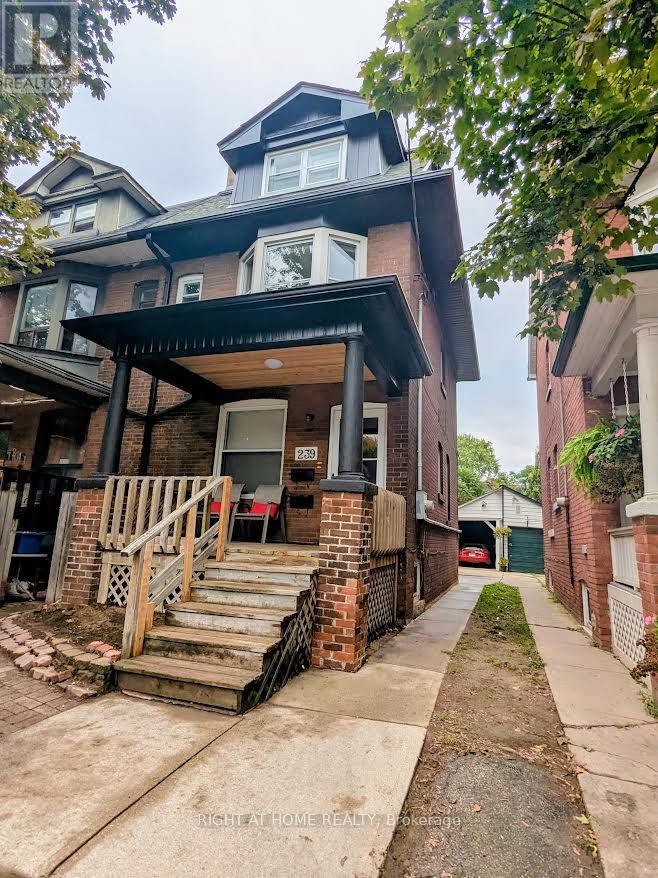 239 Woodbine Avenue, Toronto, Ontario  M4L 3P3 - Photo 2 - E12425351