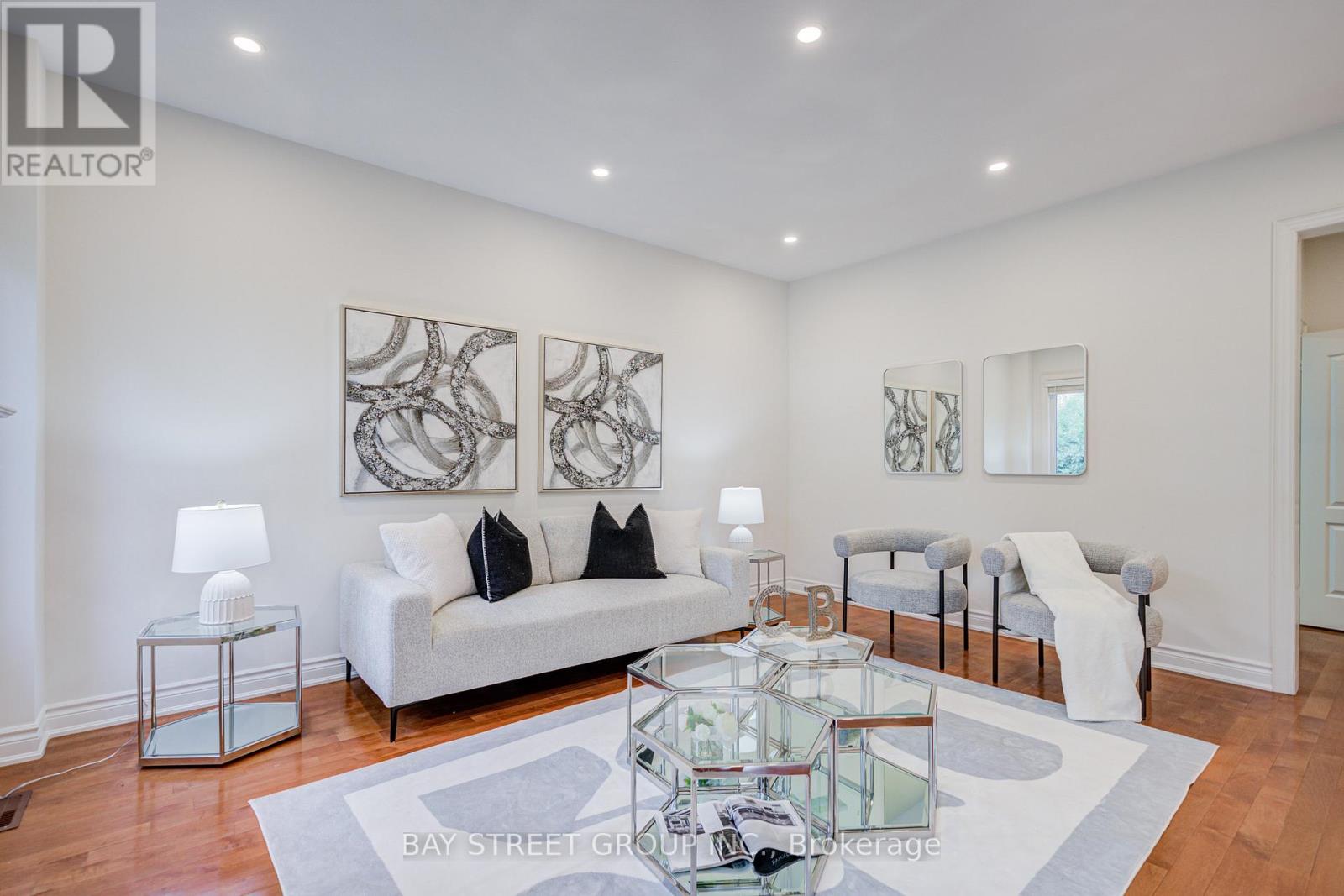 15 Sisley Crescent, Vaughan, Ontario  L4J 9J1 - Photo 14 - N12425362