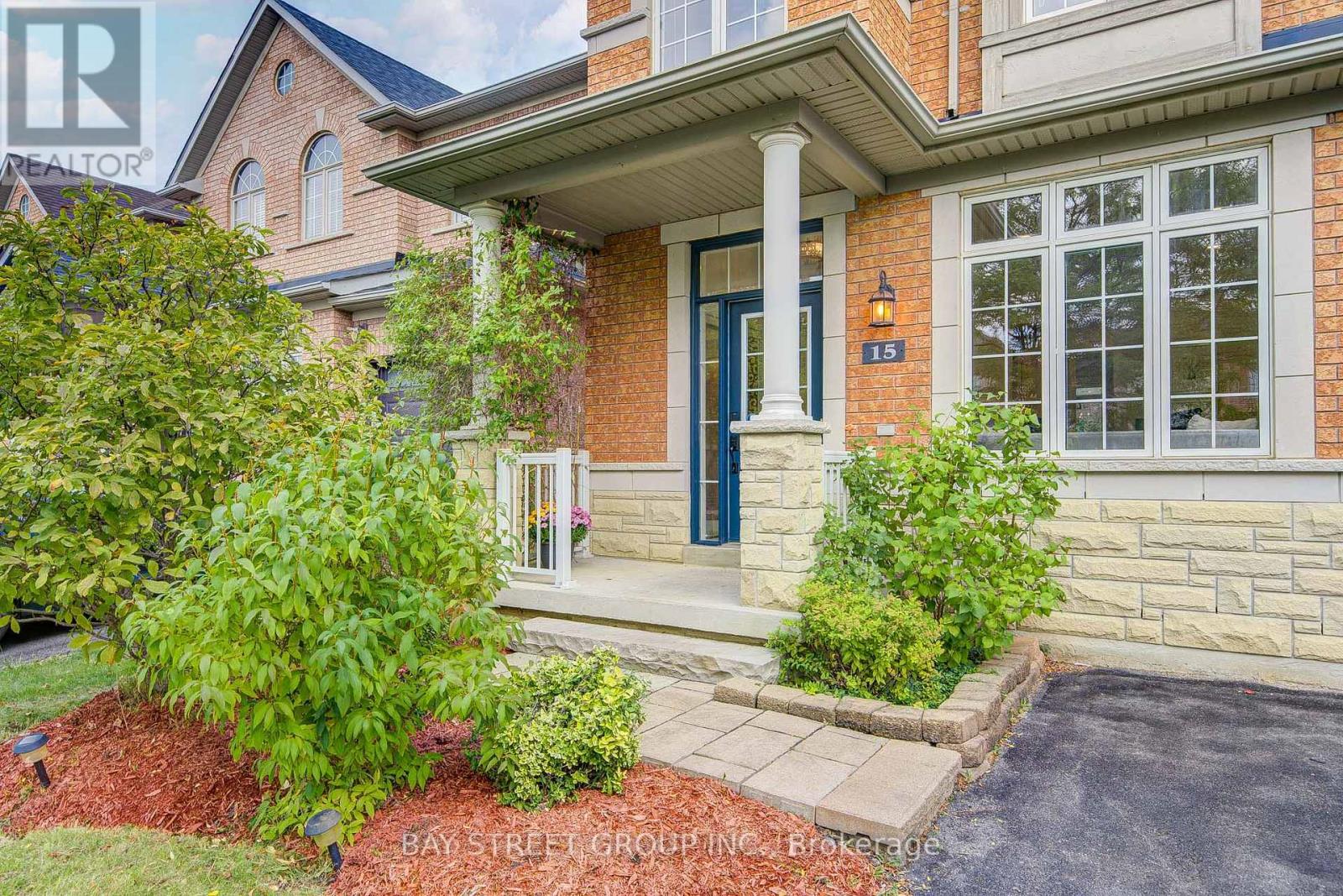 15 Sisley Crescent, Vaughan, Ontario  L4J 9J1 - Photo 2 - N12425362