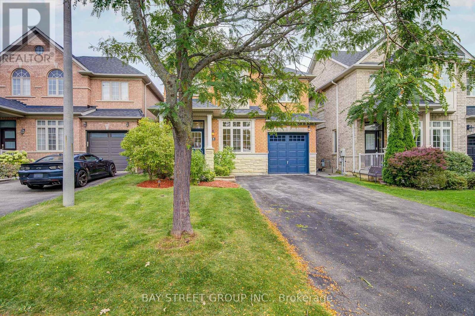 15 Sisley Crescent, Vaughan, Ontario  L4J 9J1 - Photo 3 - N12425362