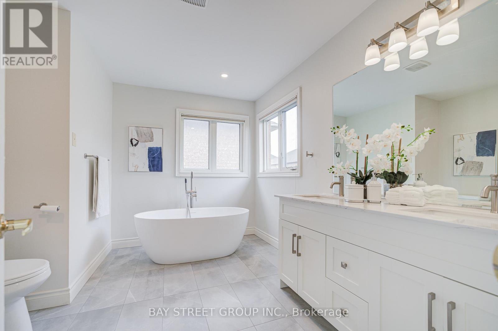15 Sisley Crescent, Vaughan, Ontario  L4J 9J1 - Photo 41 - N12425362