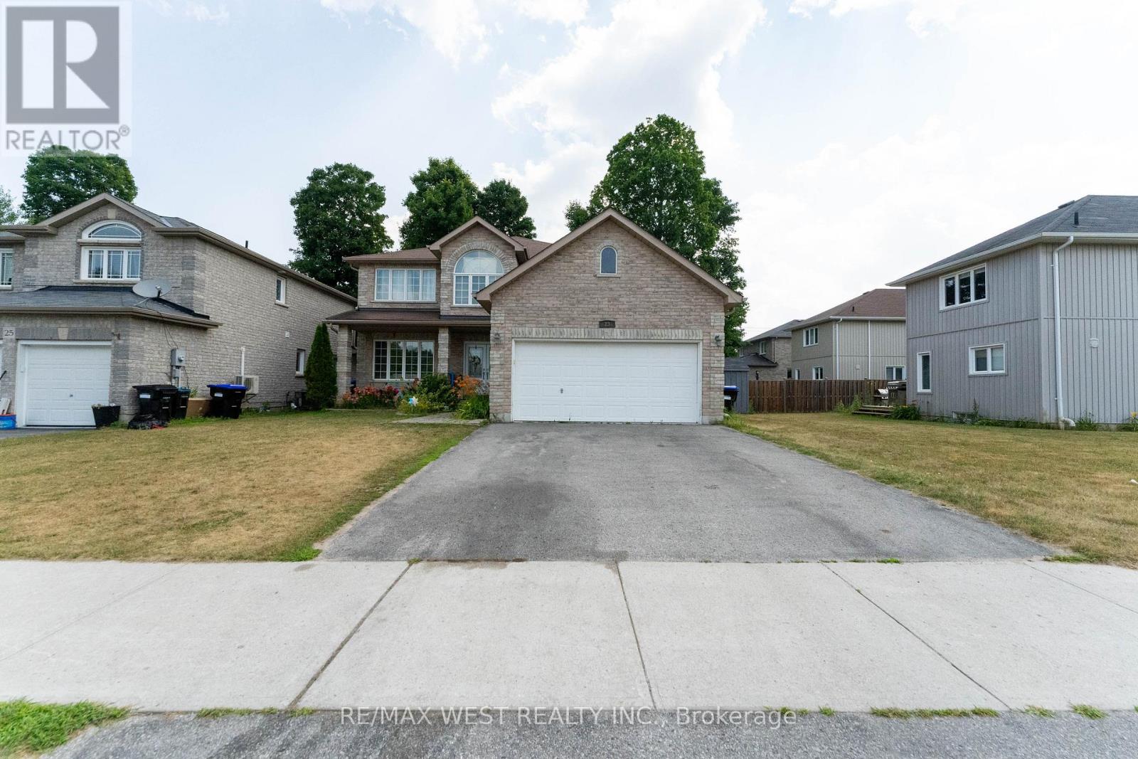 23 Mancini Drive, Essa, Ontario  L0M 1B1 - Photo 2 - N12425372